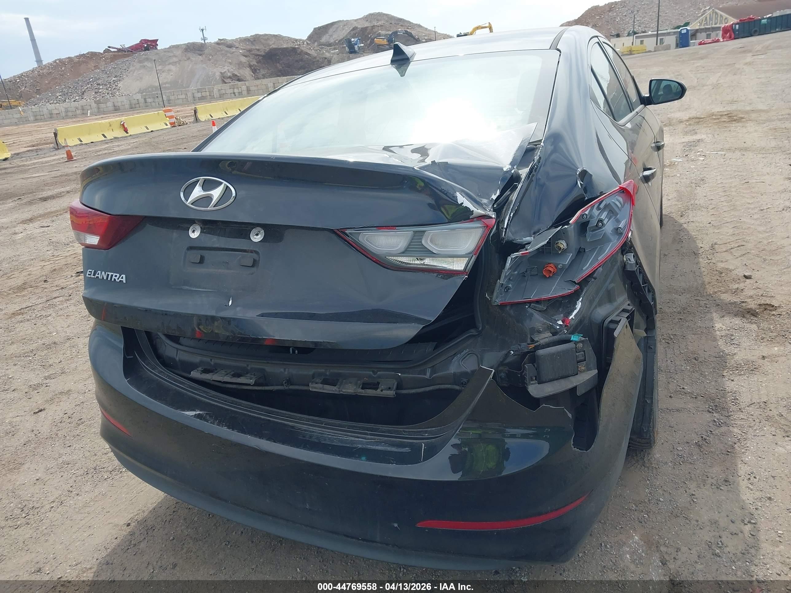 HYUNDAI ELANTRA image 6