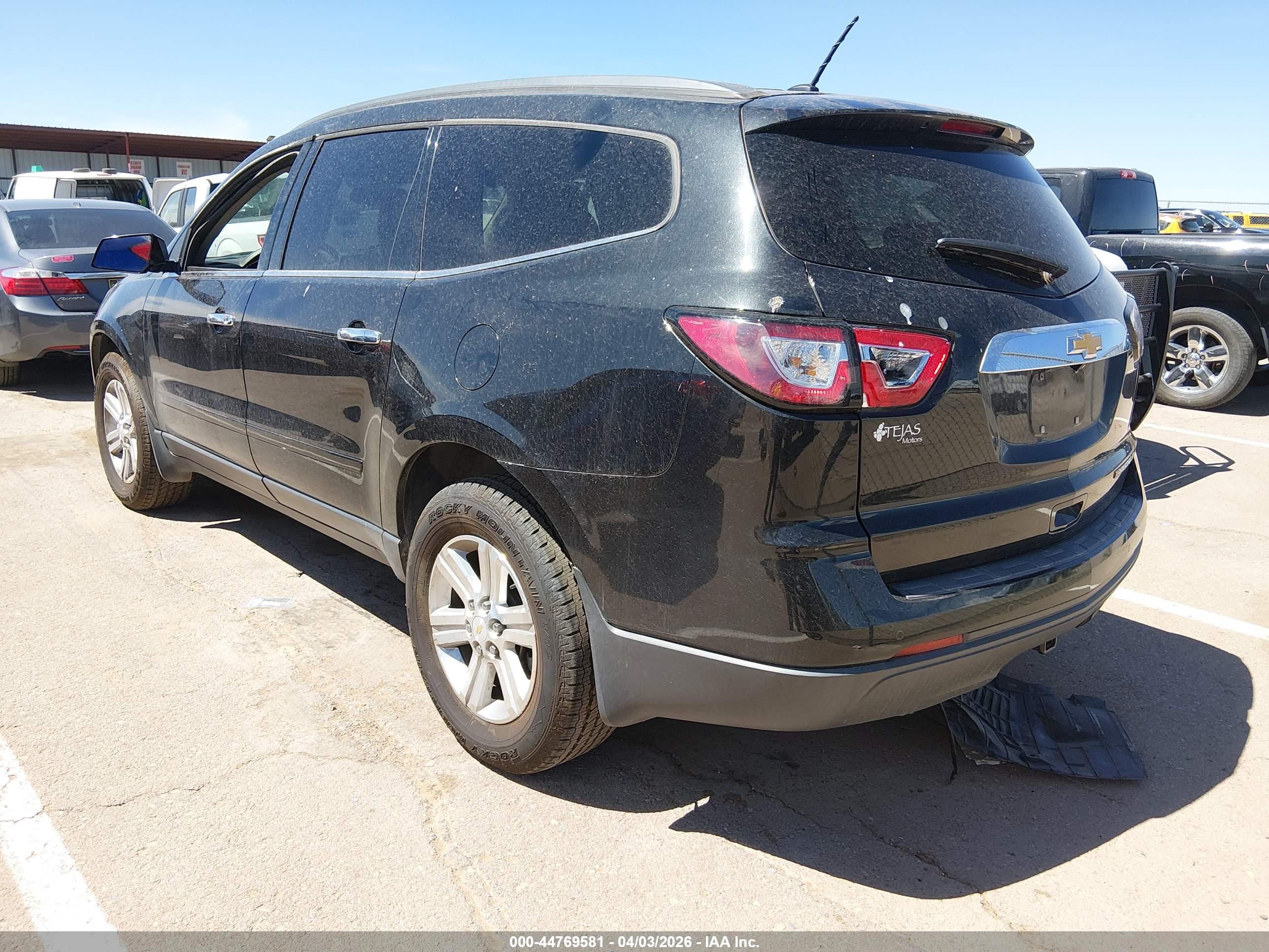 CHEVROLET TRAVERSE image 3