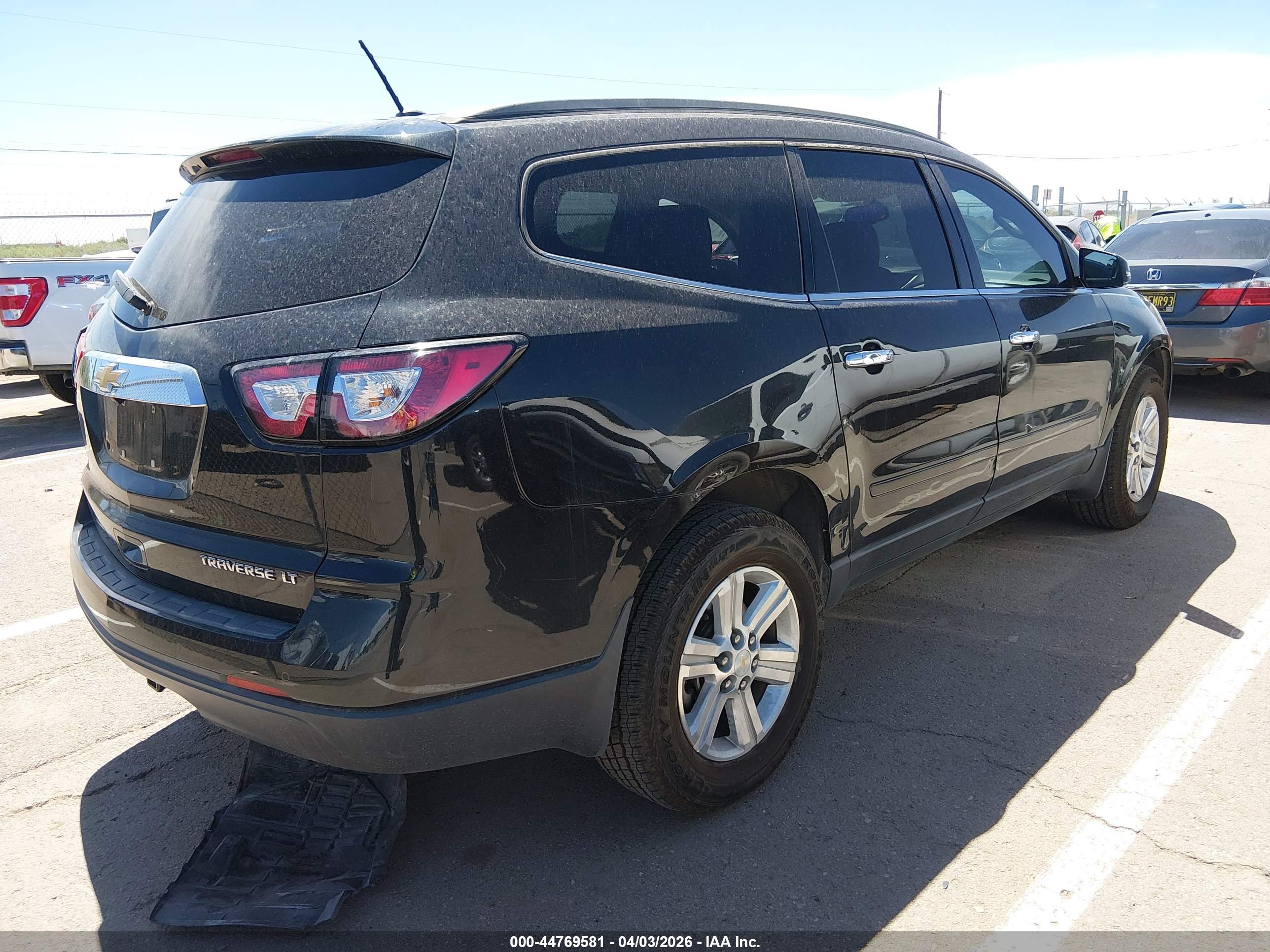 CHEVROLET TRAVERSE image 4