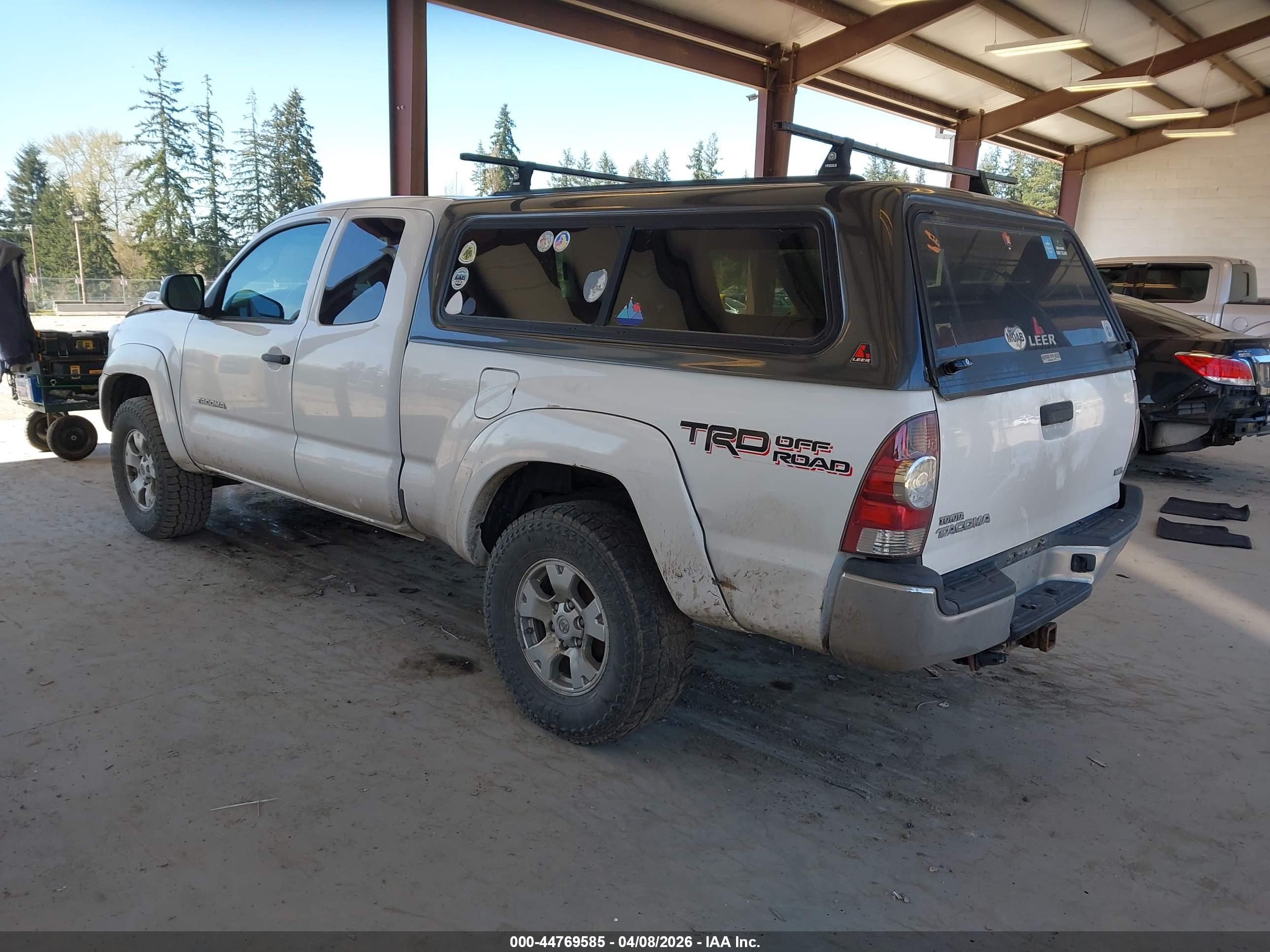 TOYOTA TACOMA image 3