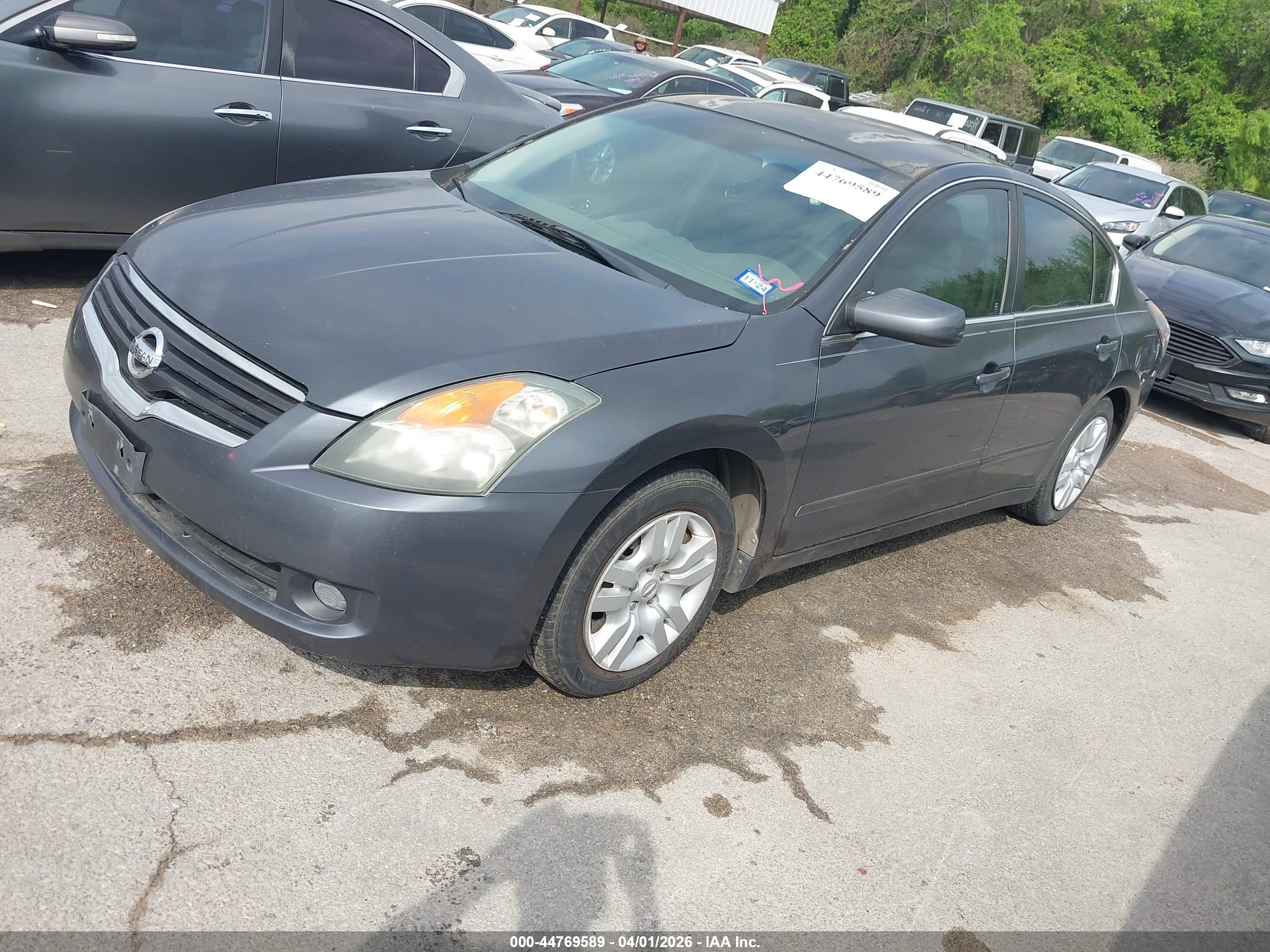 NISSAN ALTIMA image 2
