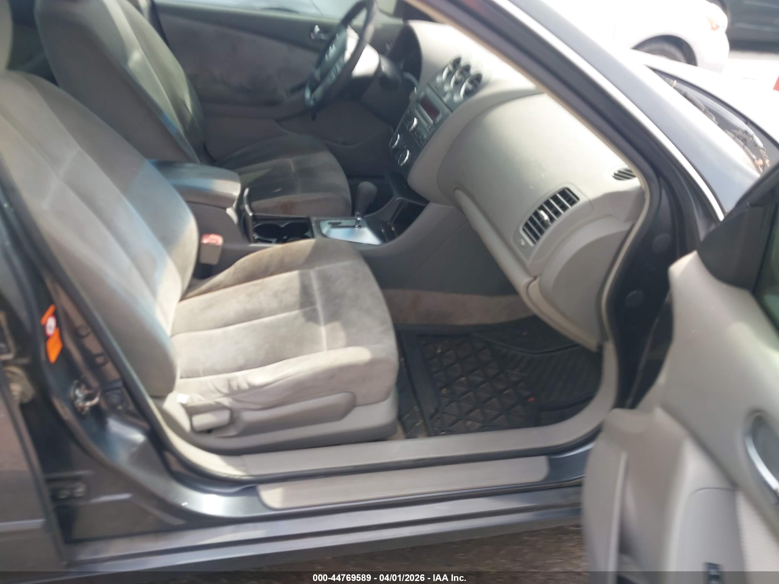 NISSAN ALTIMA image 5