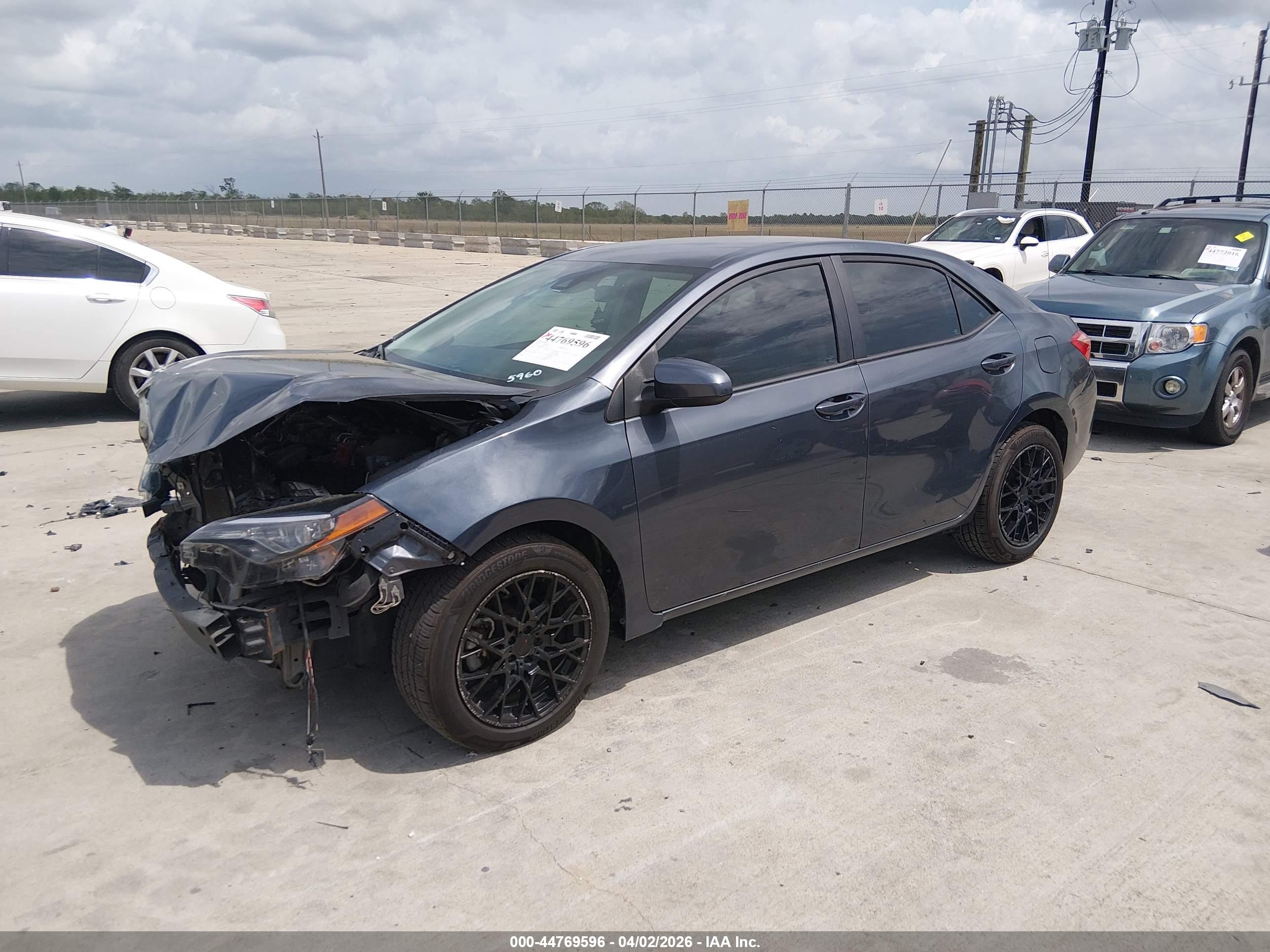 TOYOTA COROLLA image 2