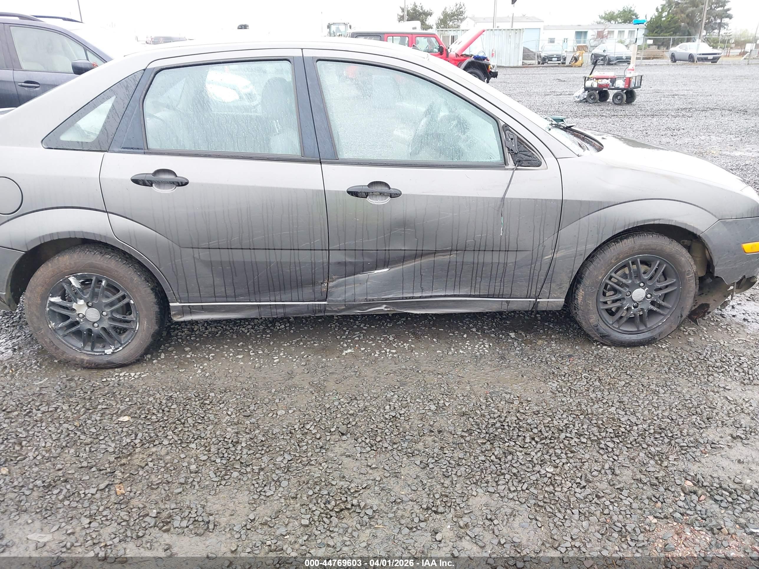 FORD FOCUS image 6