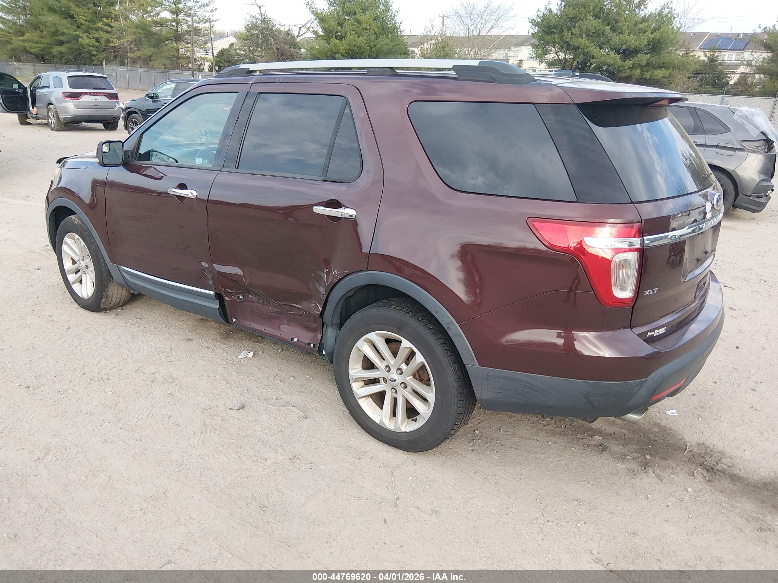 FORD EXPLORER image 3