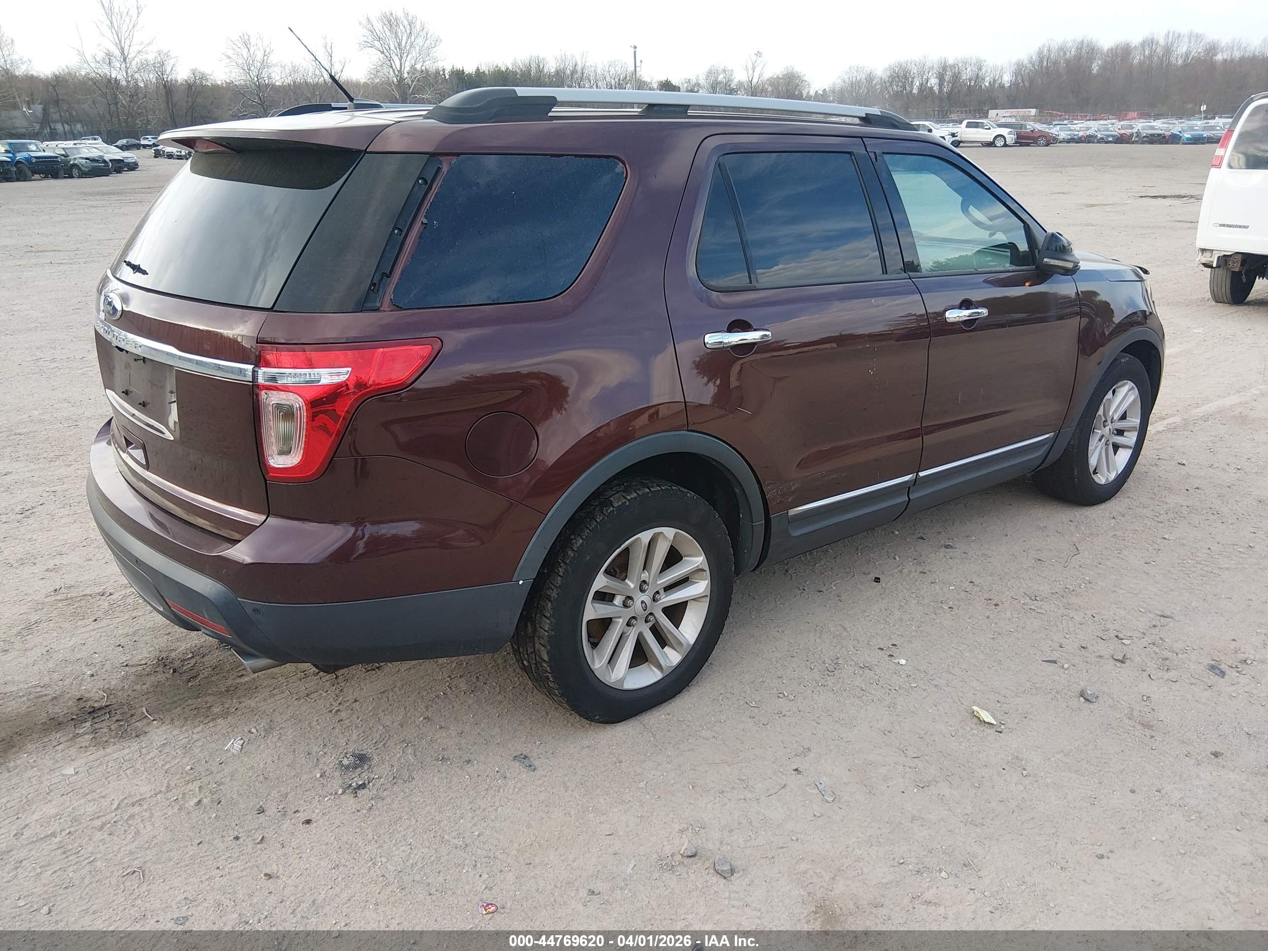 FORD EXPLORER image 4