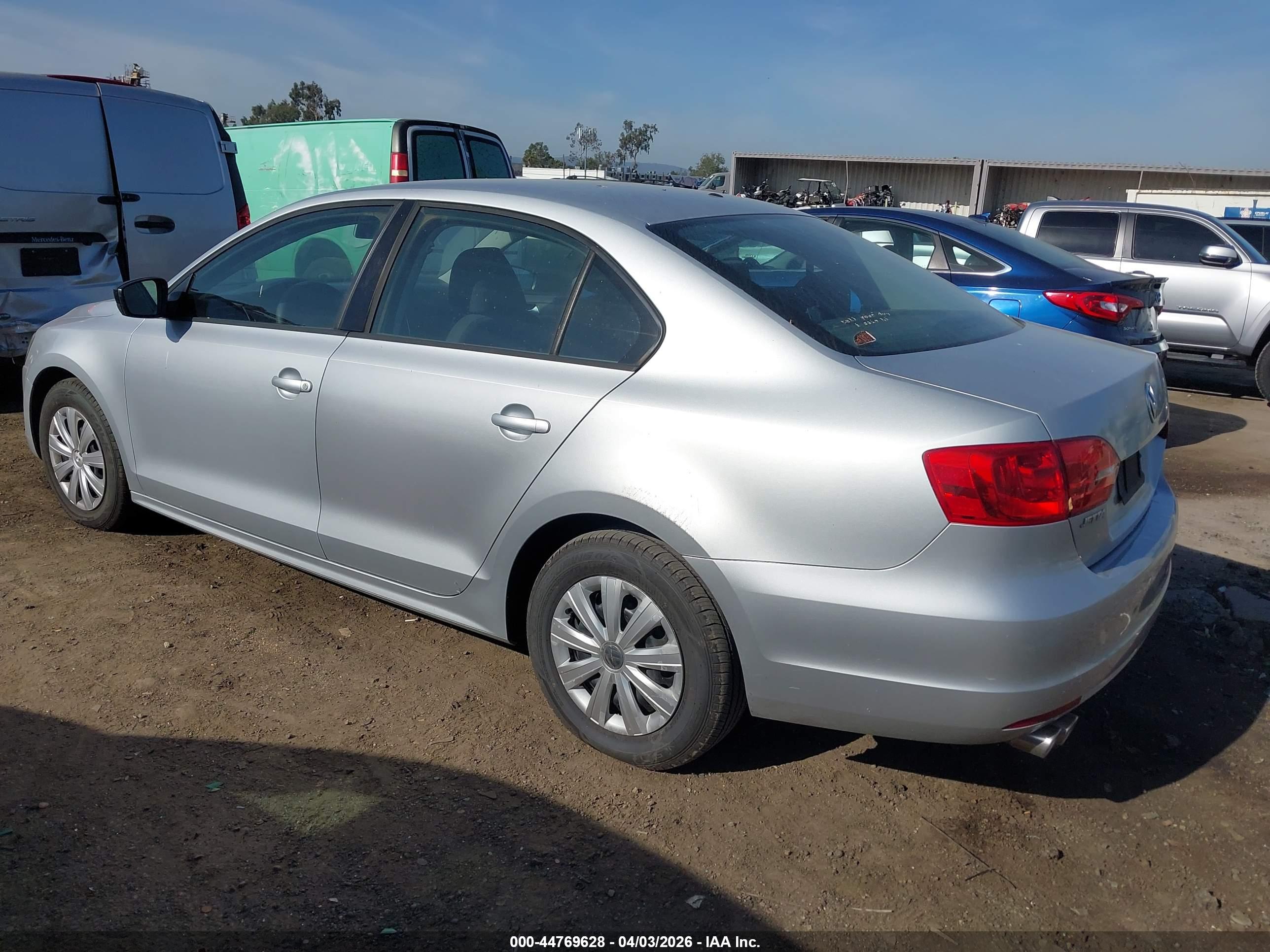 VOLKSWAGEN JETTA image 3