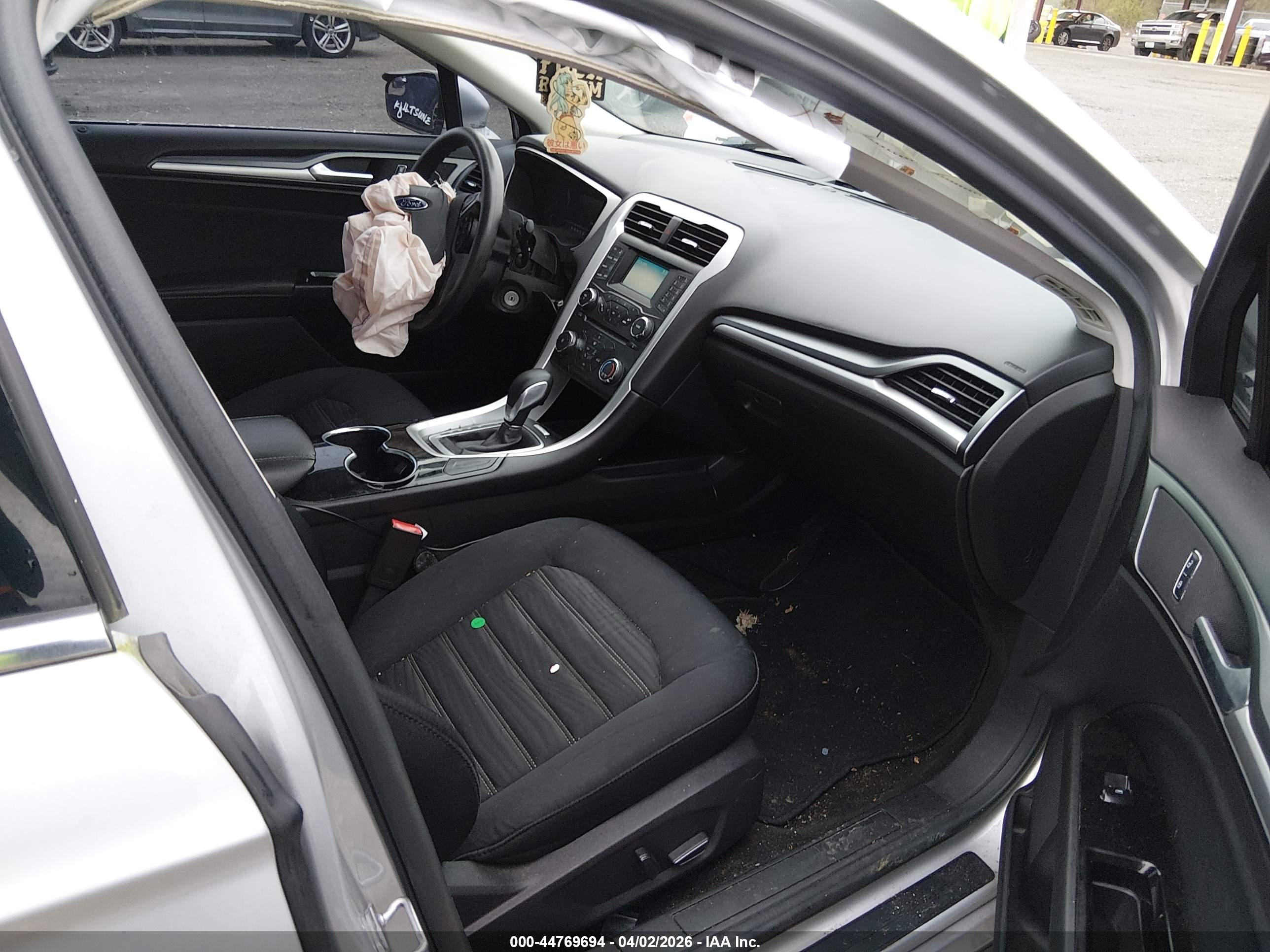 FORD FUSION image 5