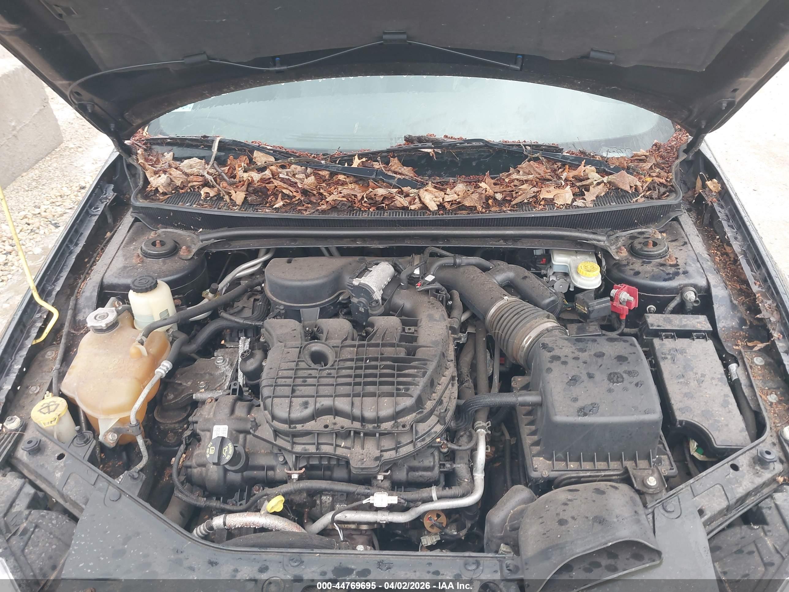 CHRYSLER 200 image 10