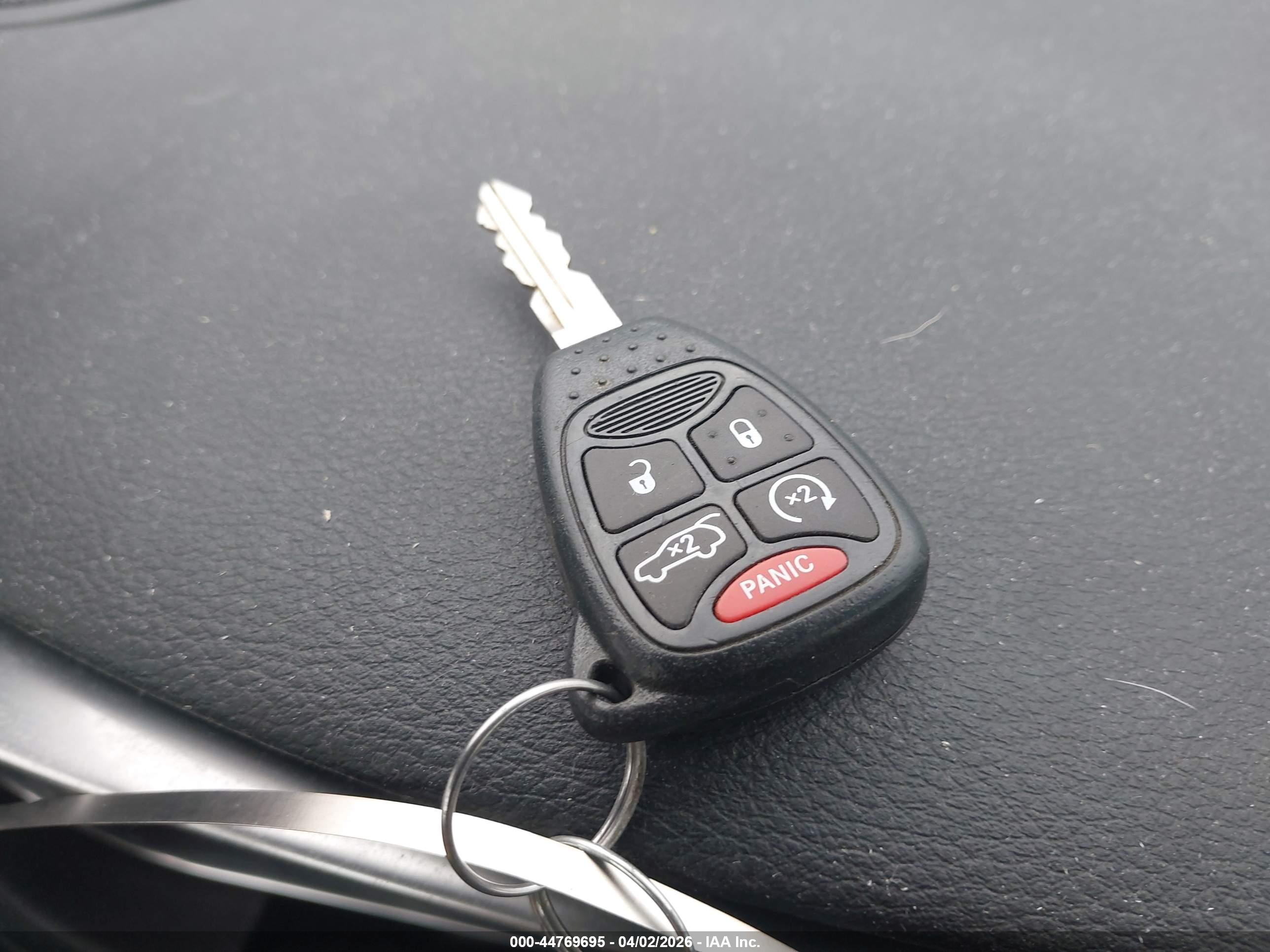CHRYSLER 200 image 11
