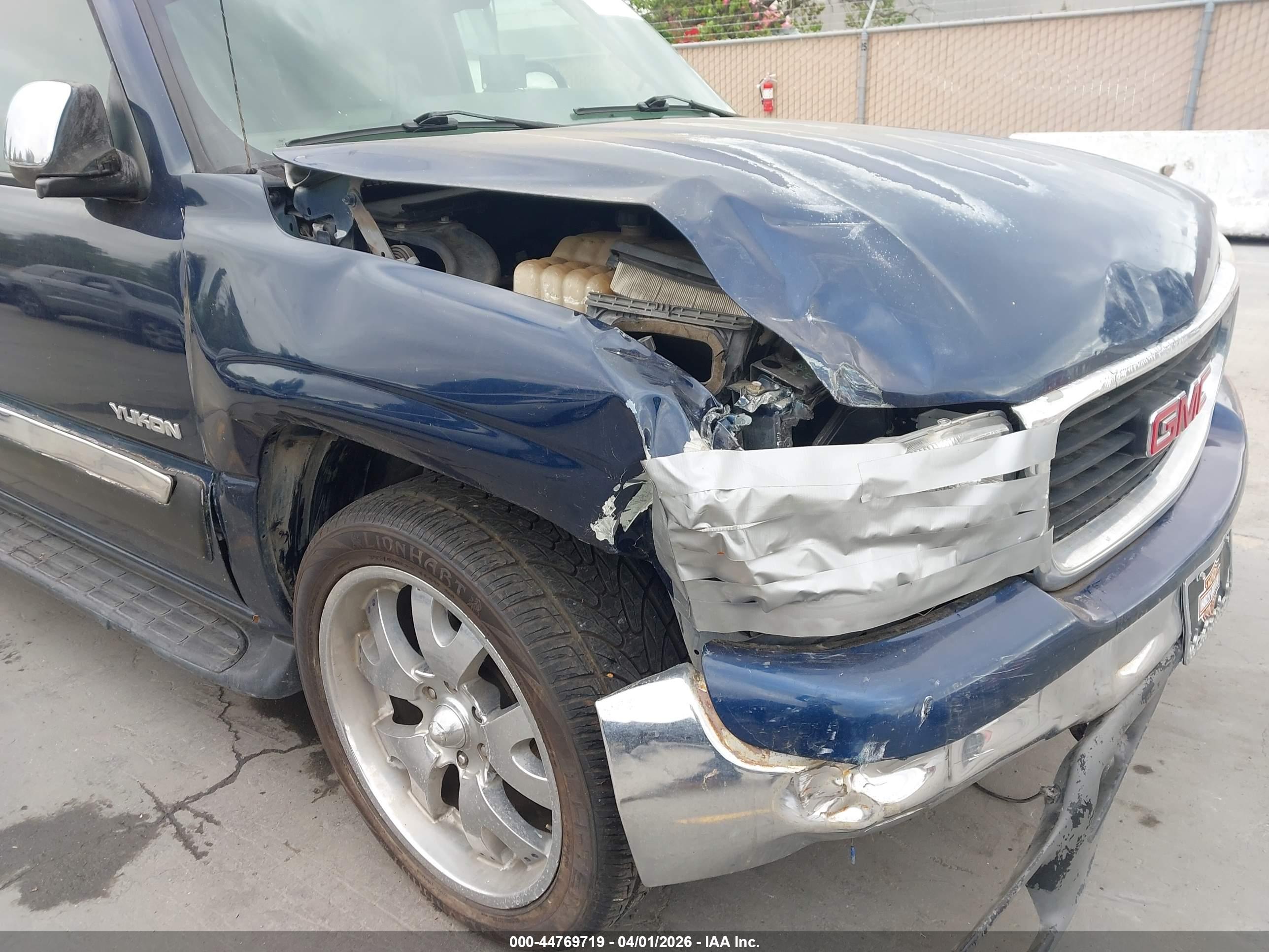 GMC YUKON image 6