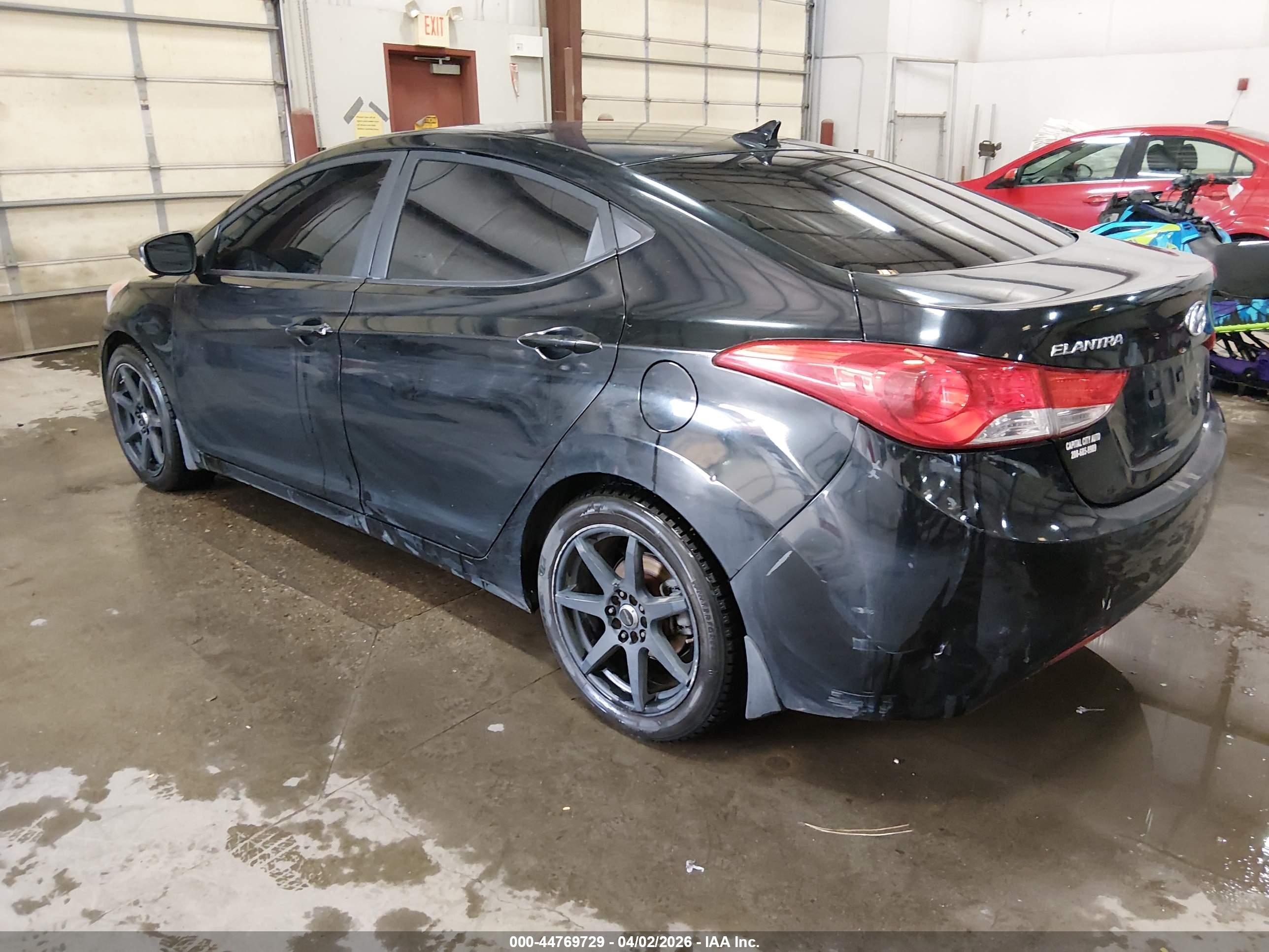 HYUNDAI ELANTRA image 3