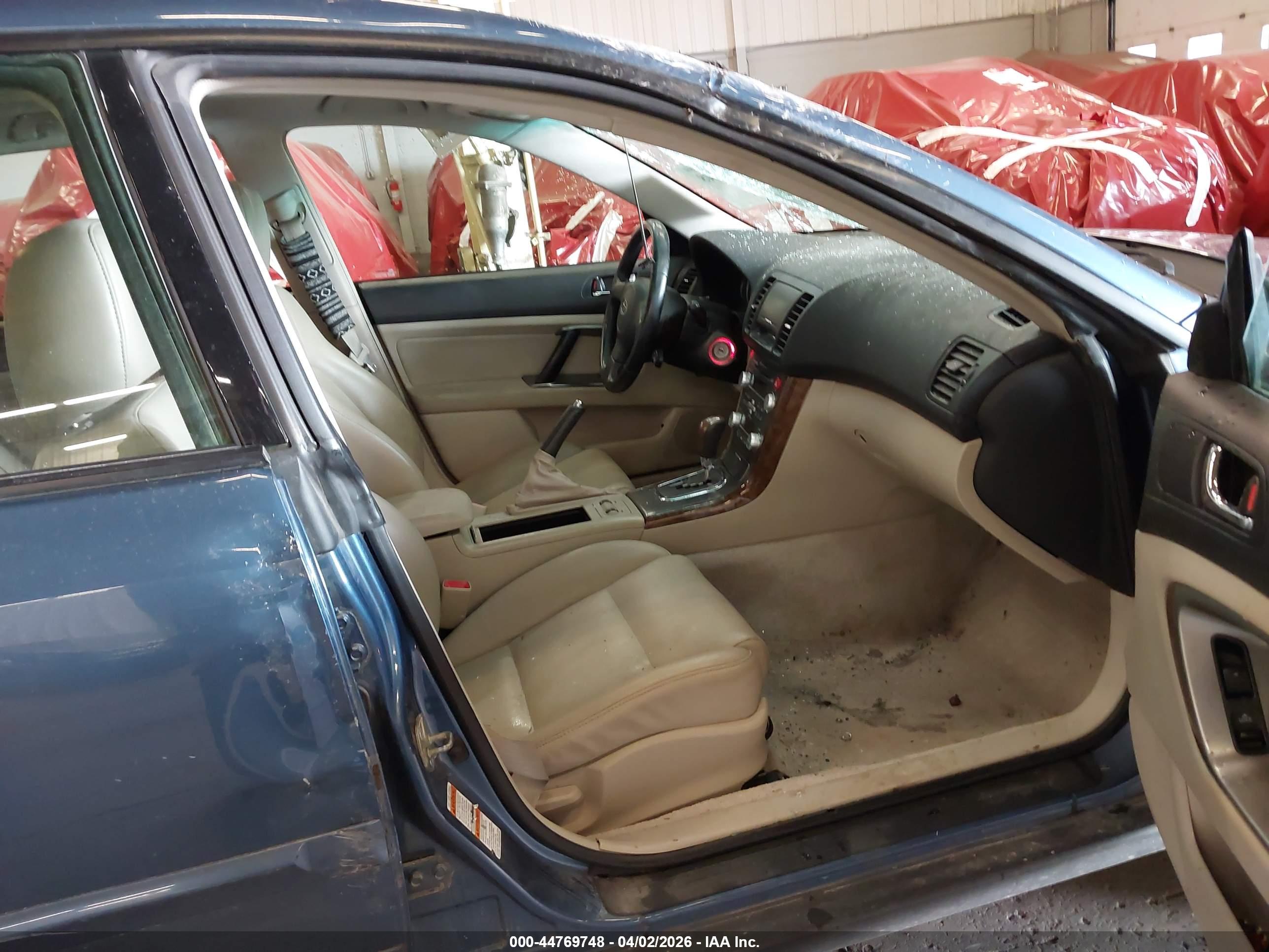 SUBARU OUTBACK image 5