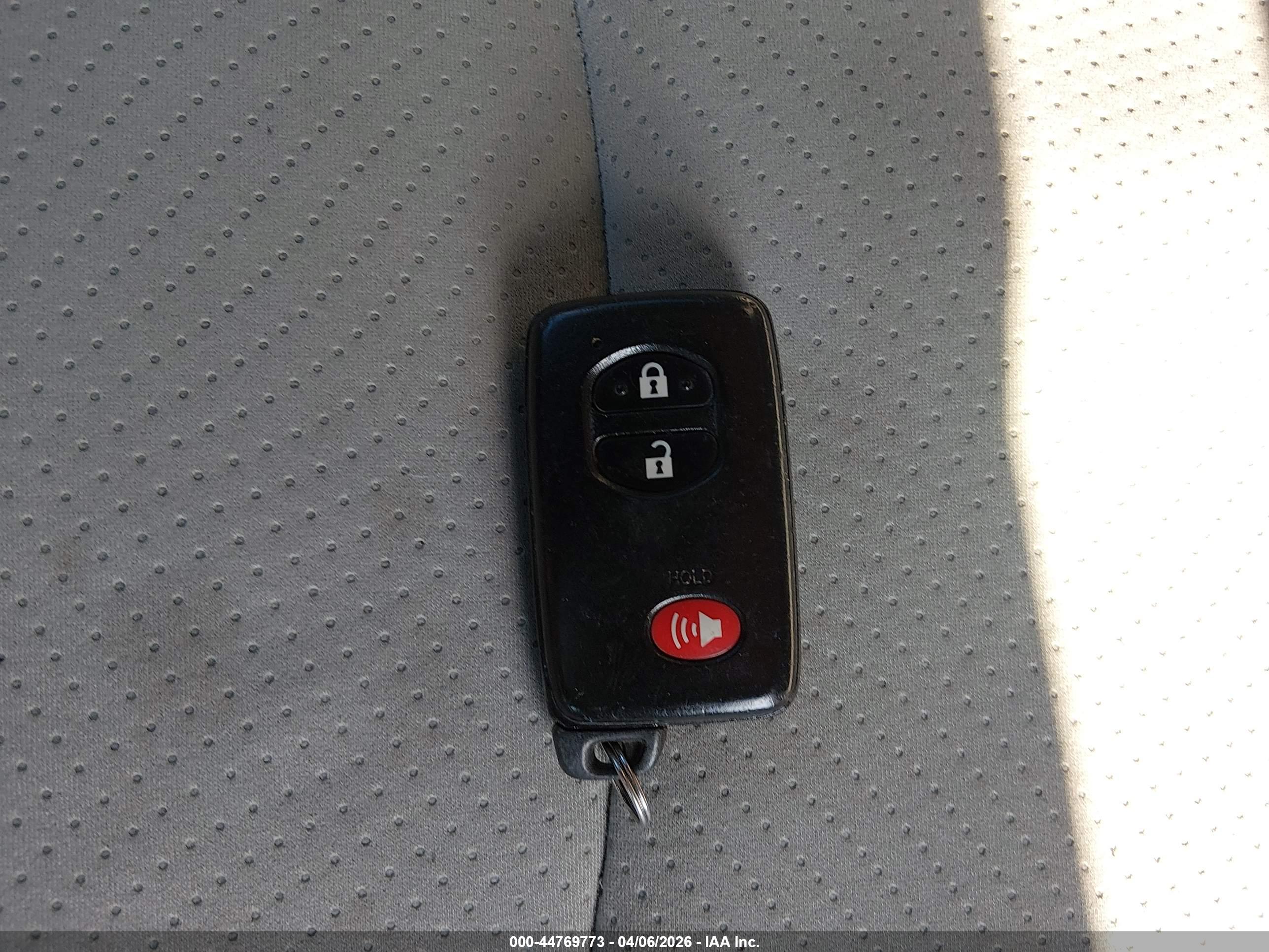 TOYOTA PRIUS image 11