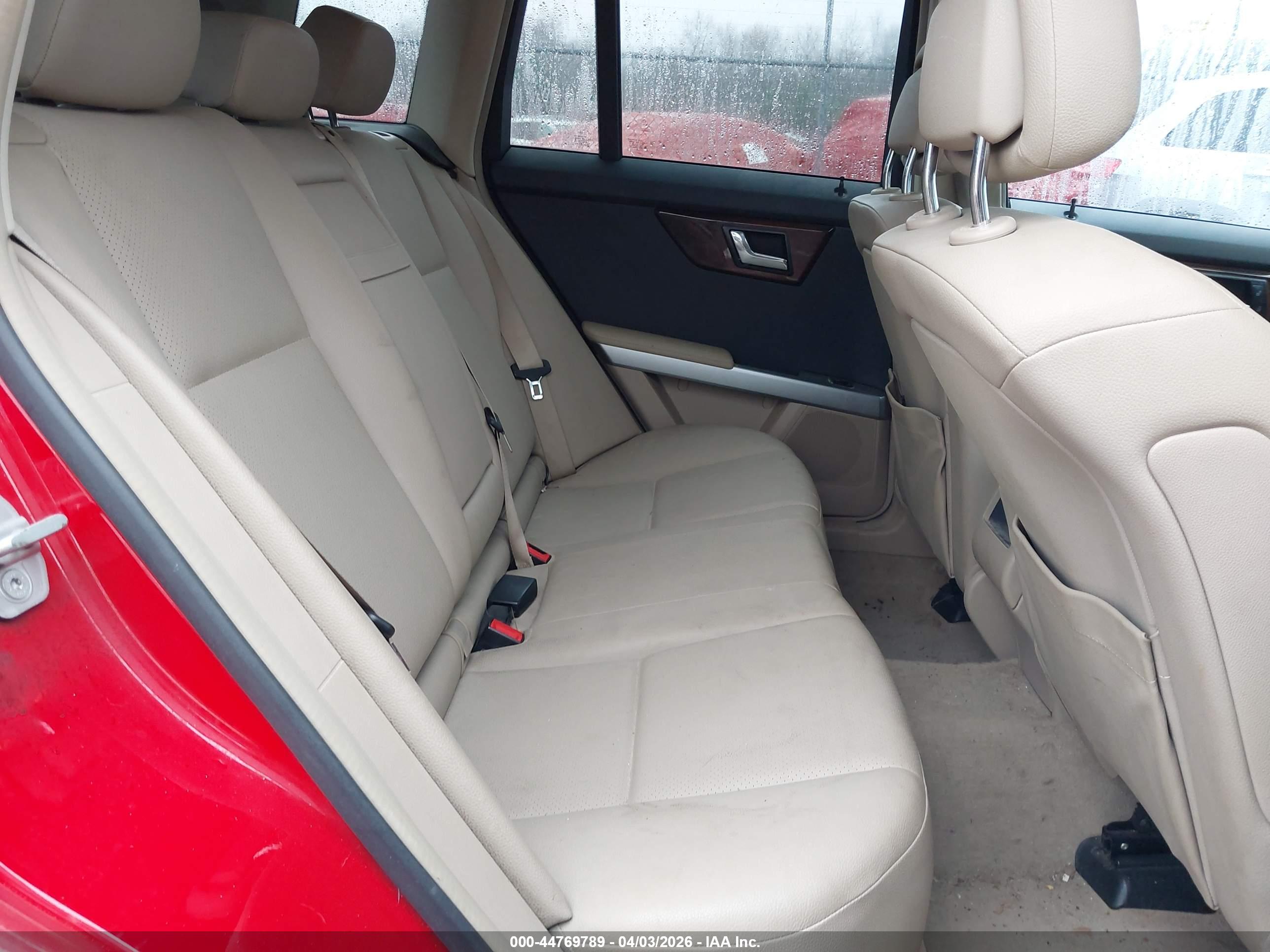 MERCEDES-BENZ GLK image 8