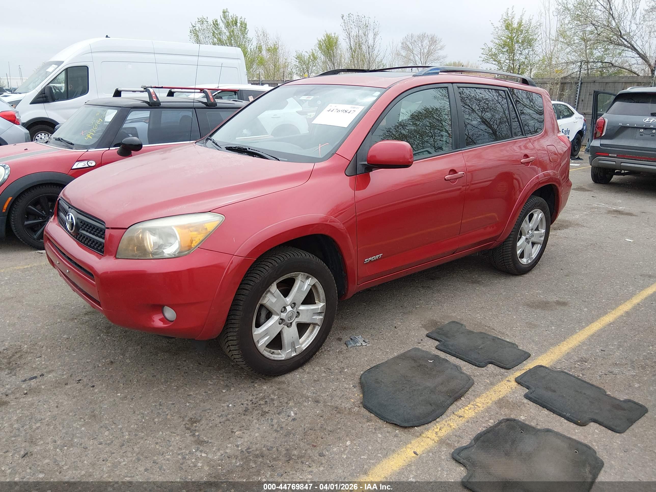TOYOTA RAV4 image 2