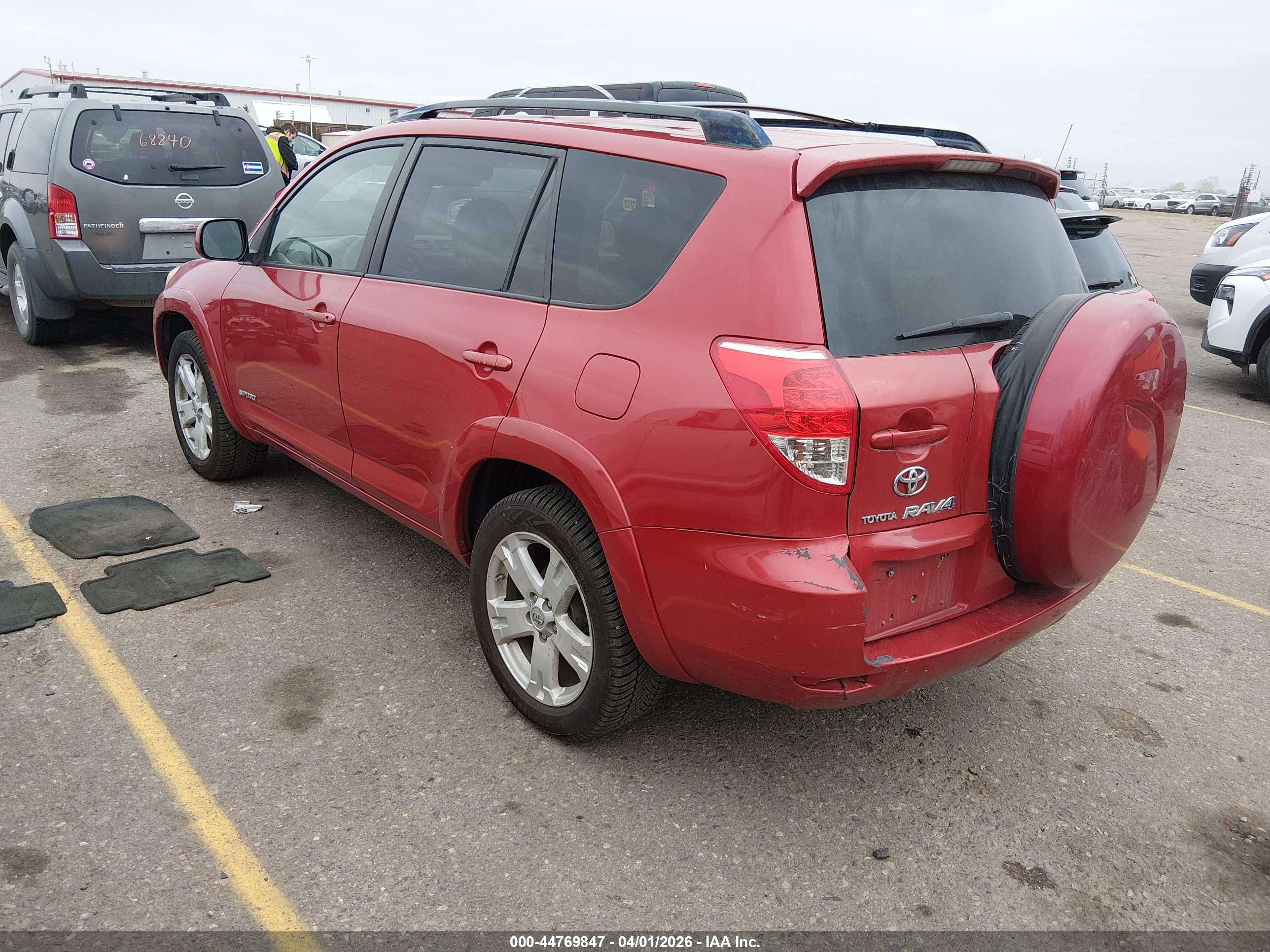 TOYOTA RAV4 image 3