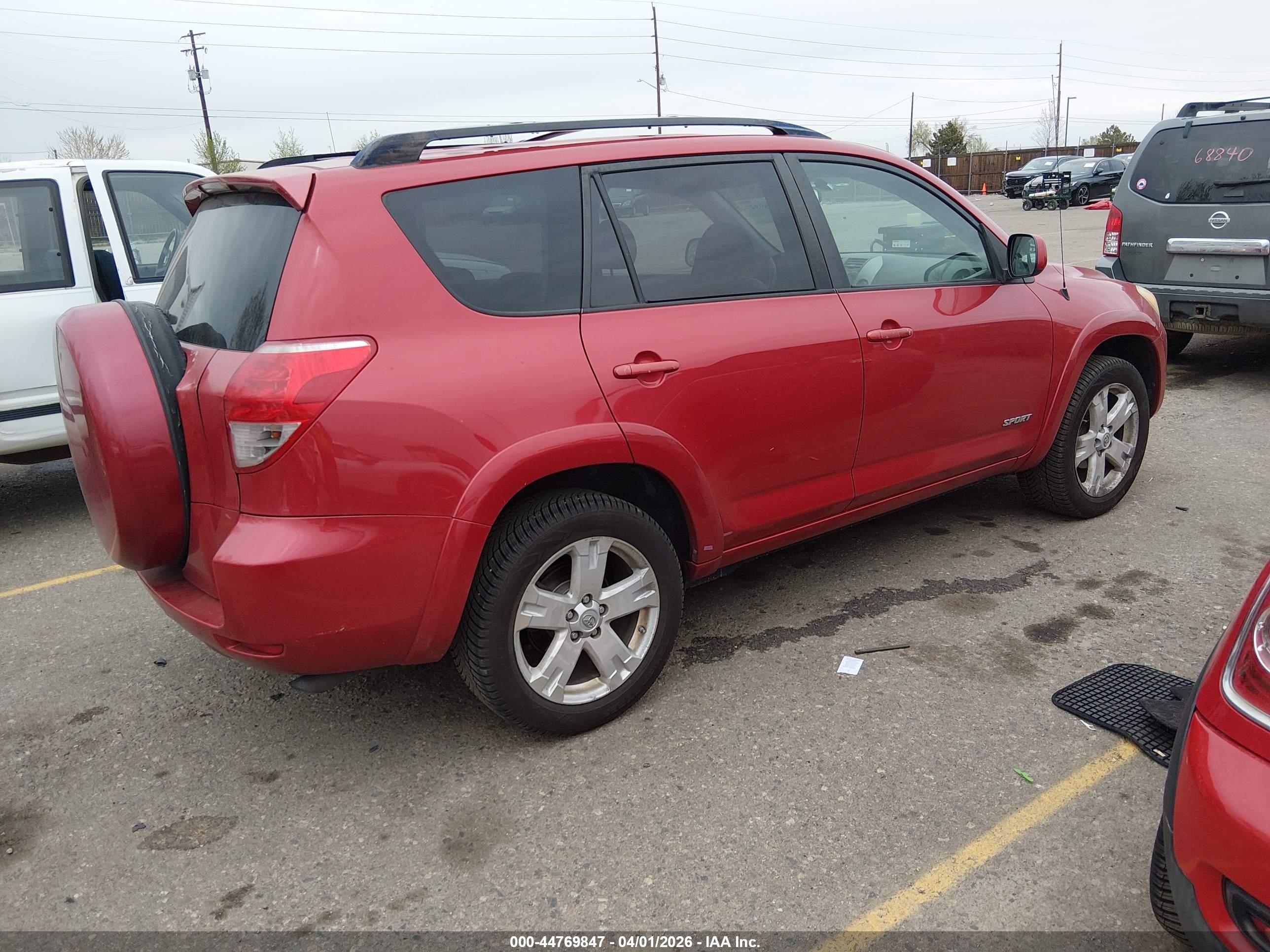 TOYOTA RAV4 image 4