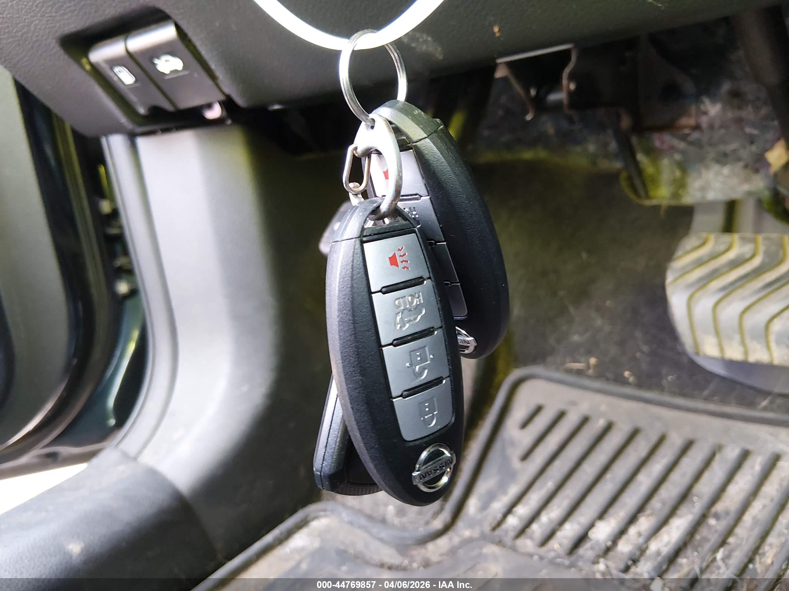 NISSAN ROGUE image 11