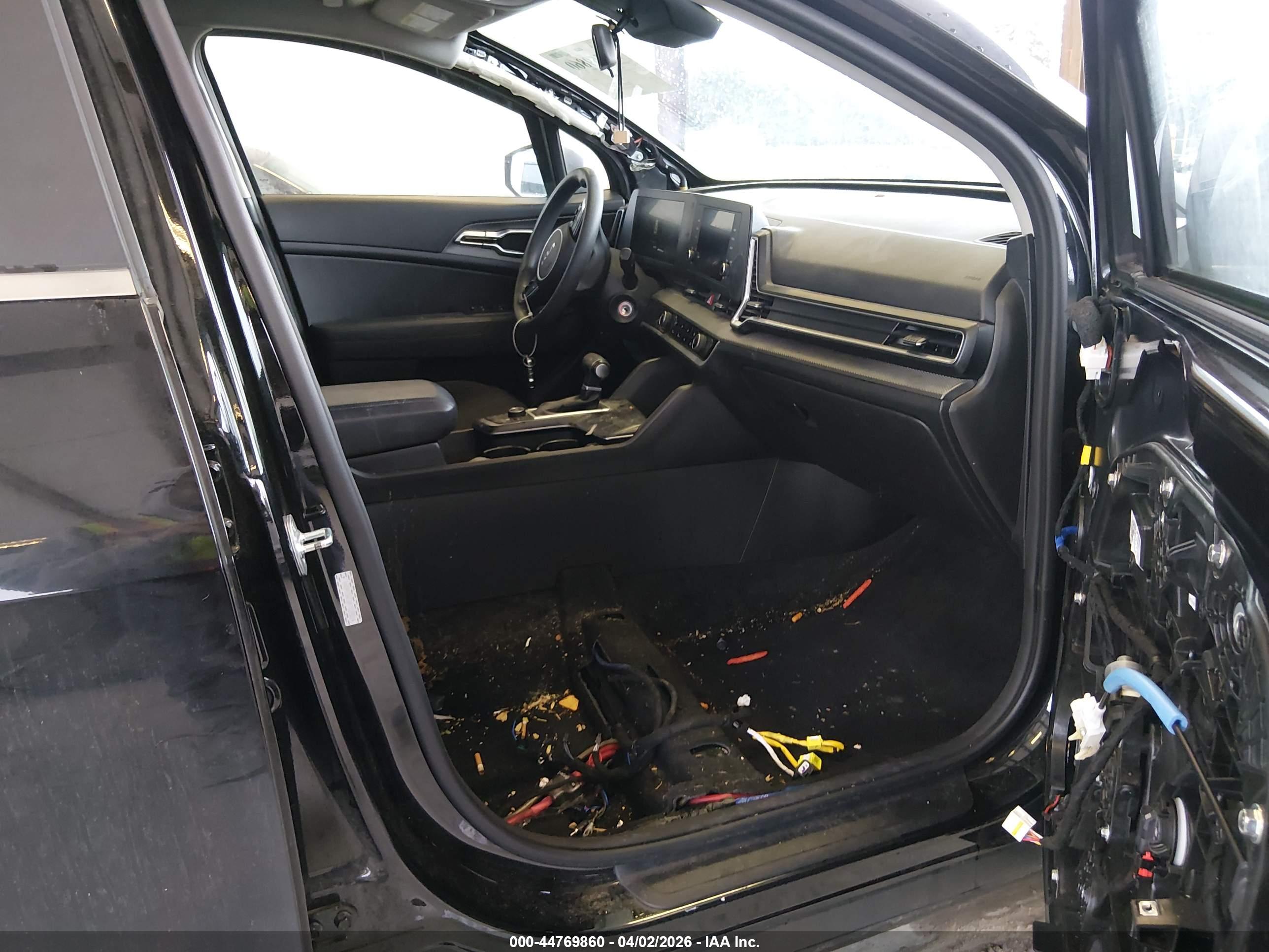KIA SPORTAGE image 5