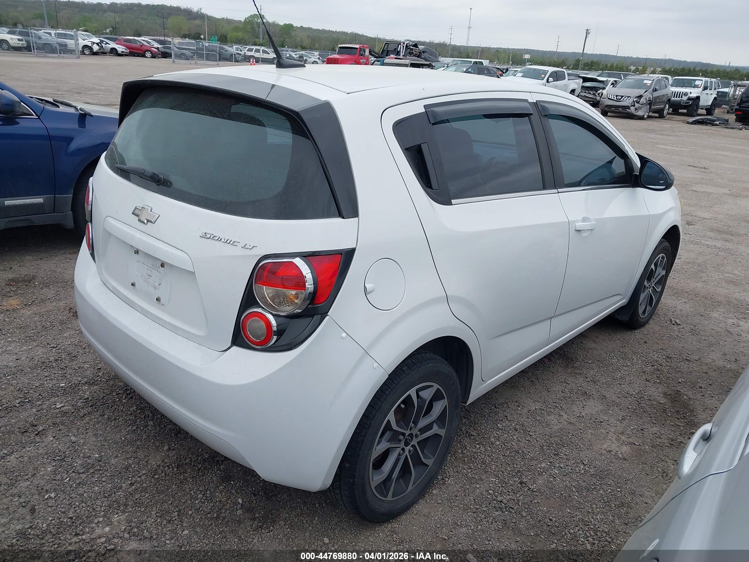 CHEVROLET SONIC image 4