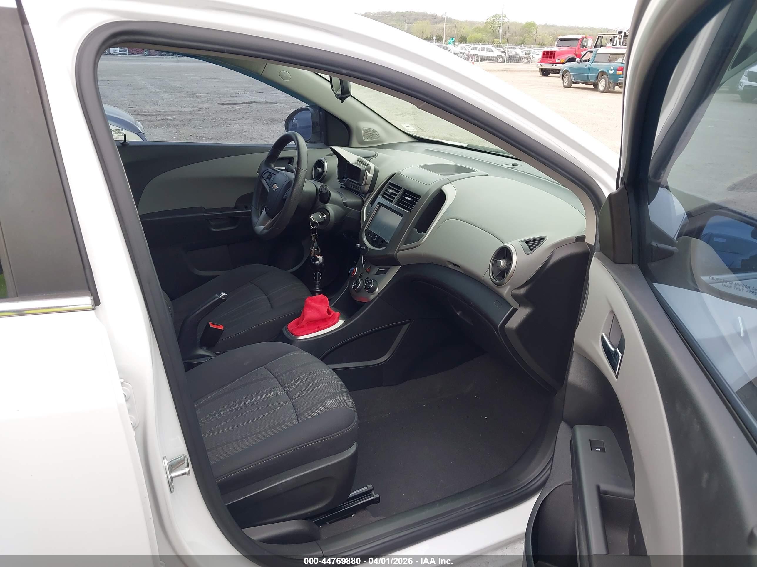 CHEVROLET SONIC image 5