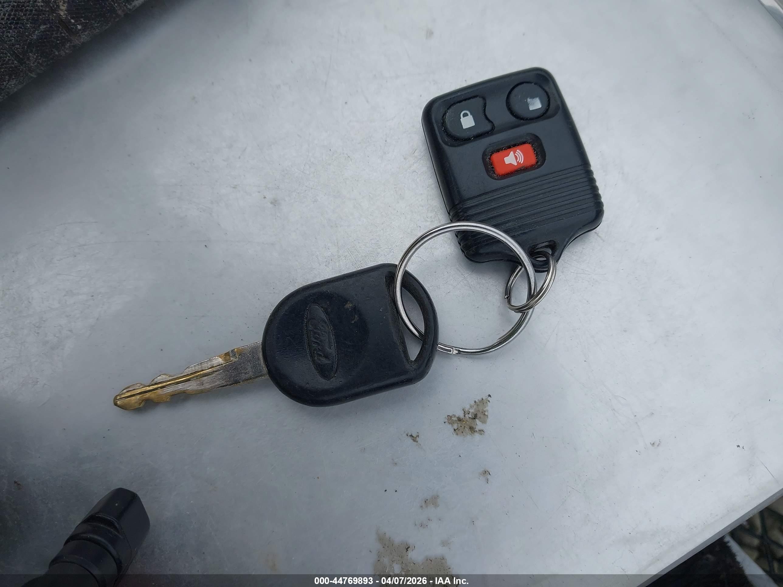 FORD ESCAPE image 11