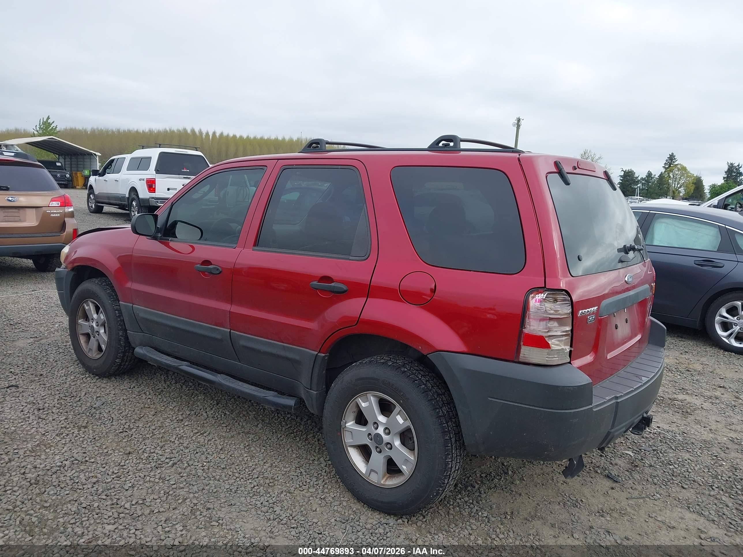 FORD ESCAPE image 3
