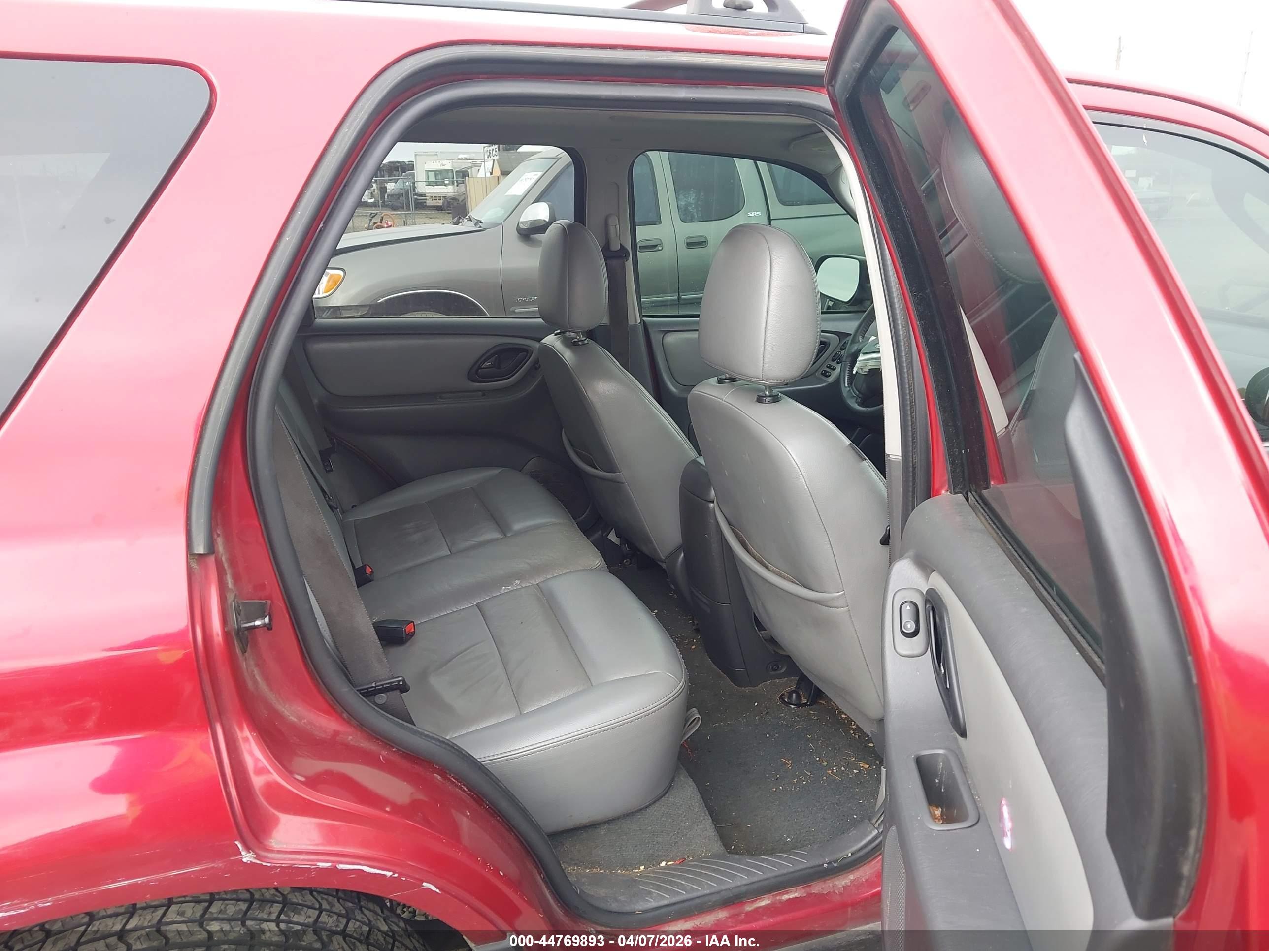 FORD ESCAPE image 8