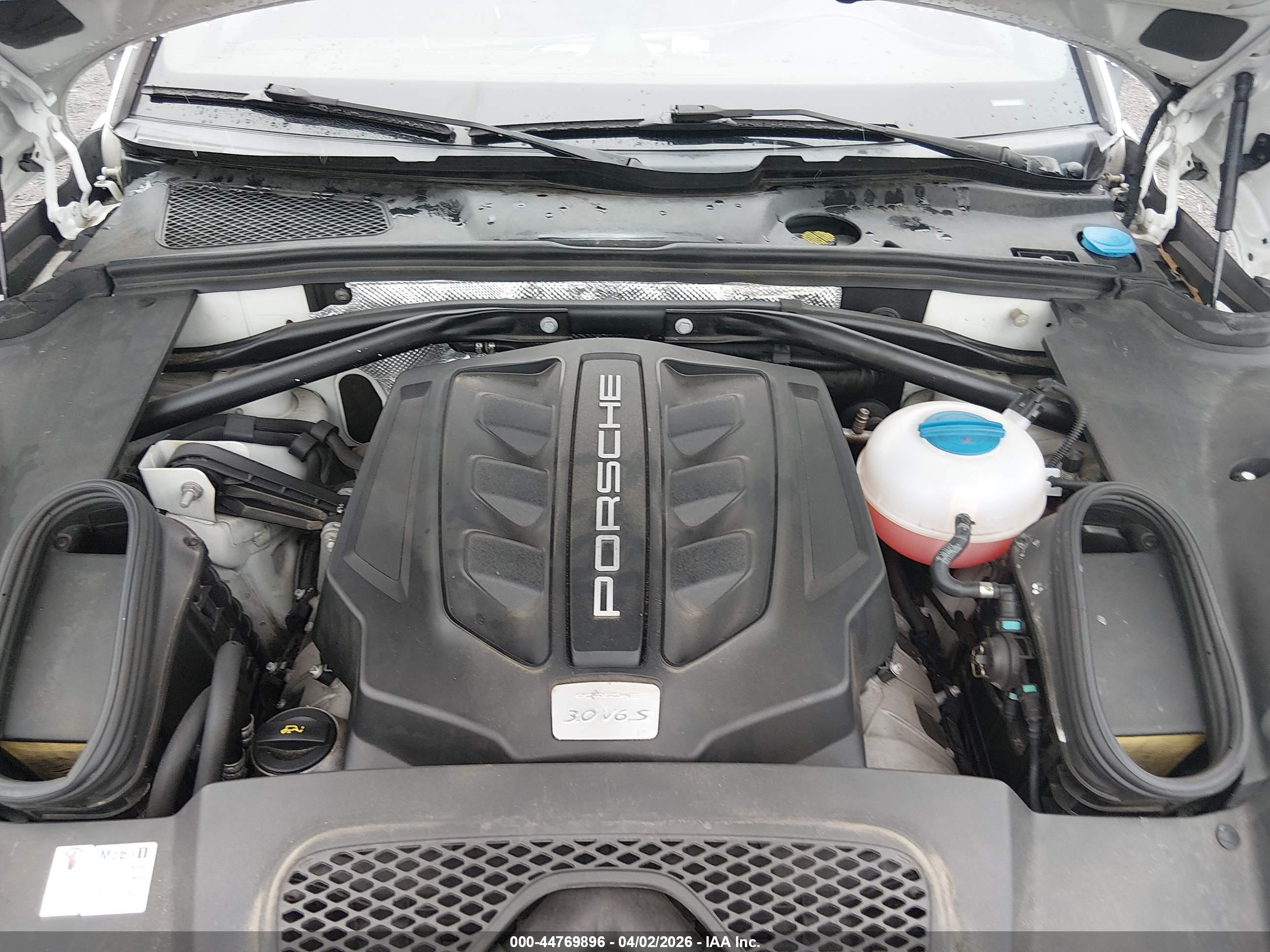 PORSCHE MACAN image 10