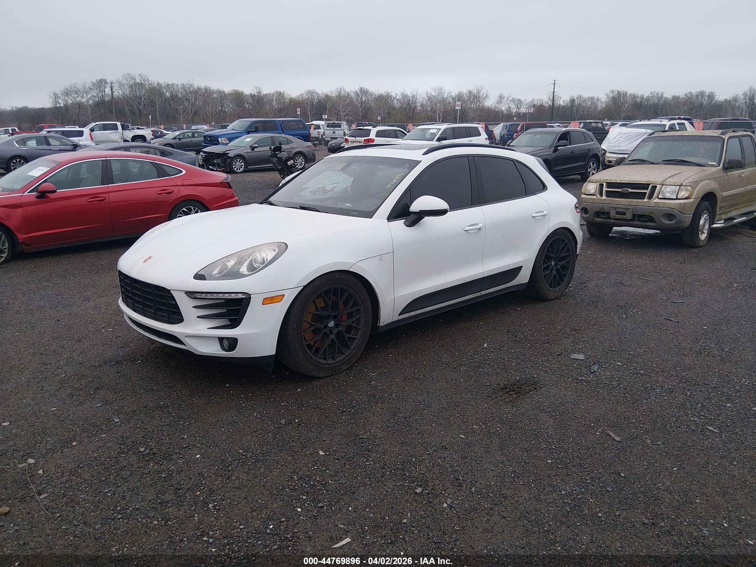 PORSCHE MACAN image 2