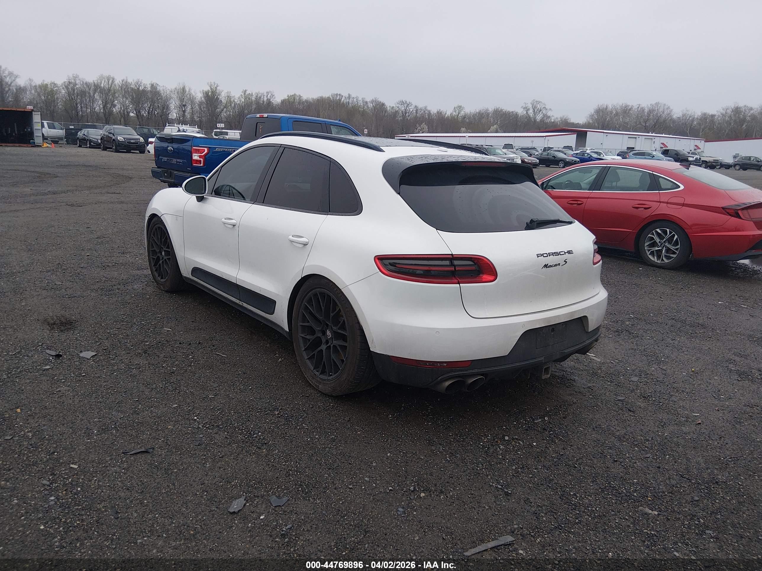 PORSCHE MACAN image 3