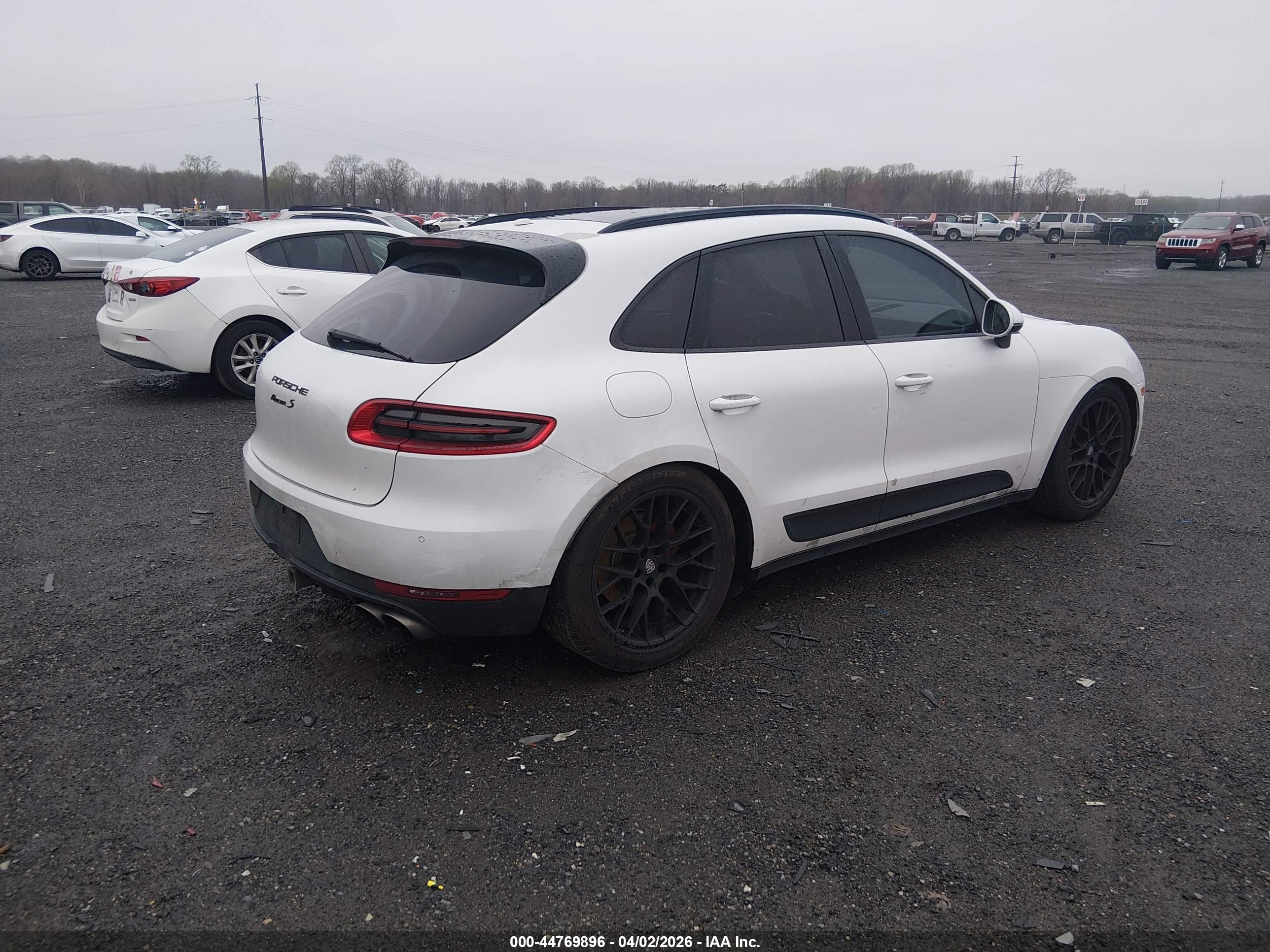 PORSCHE MACAN image 4