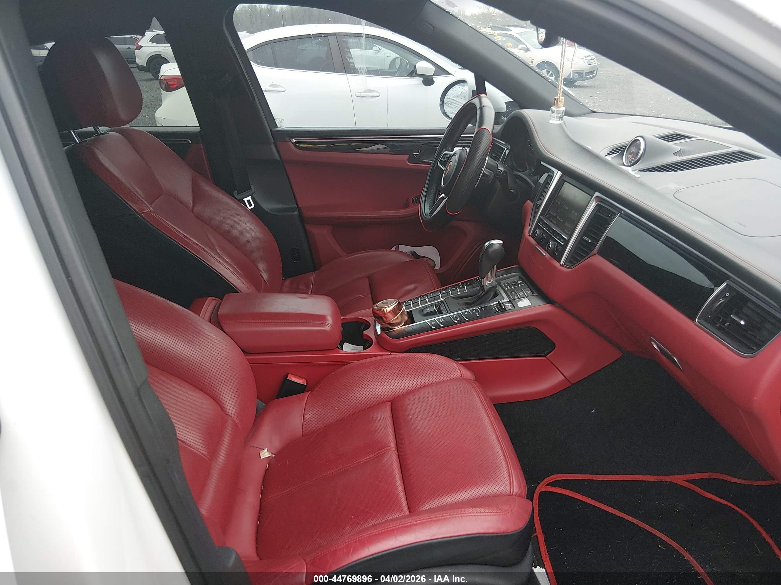 PORSCHE MACAN image 5