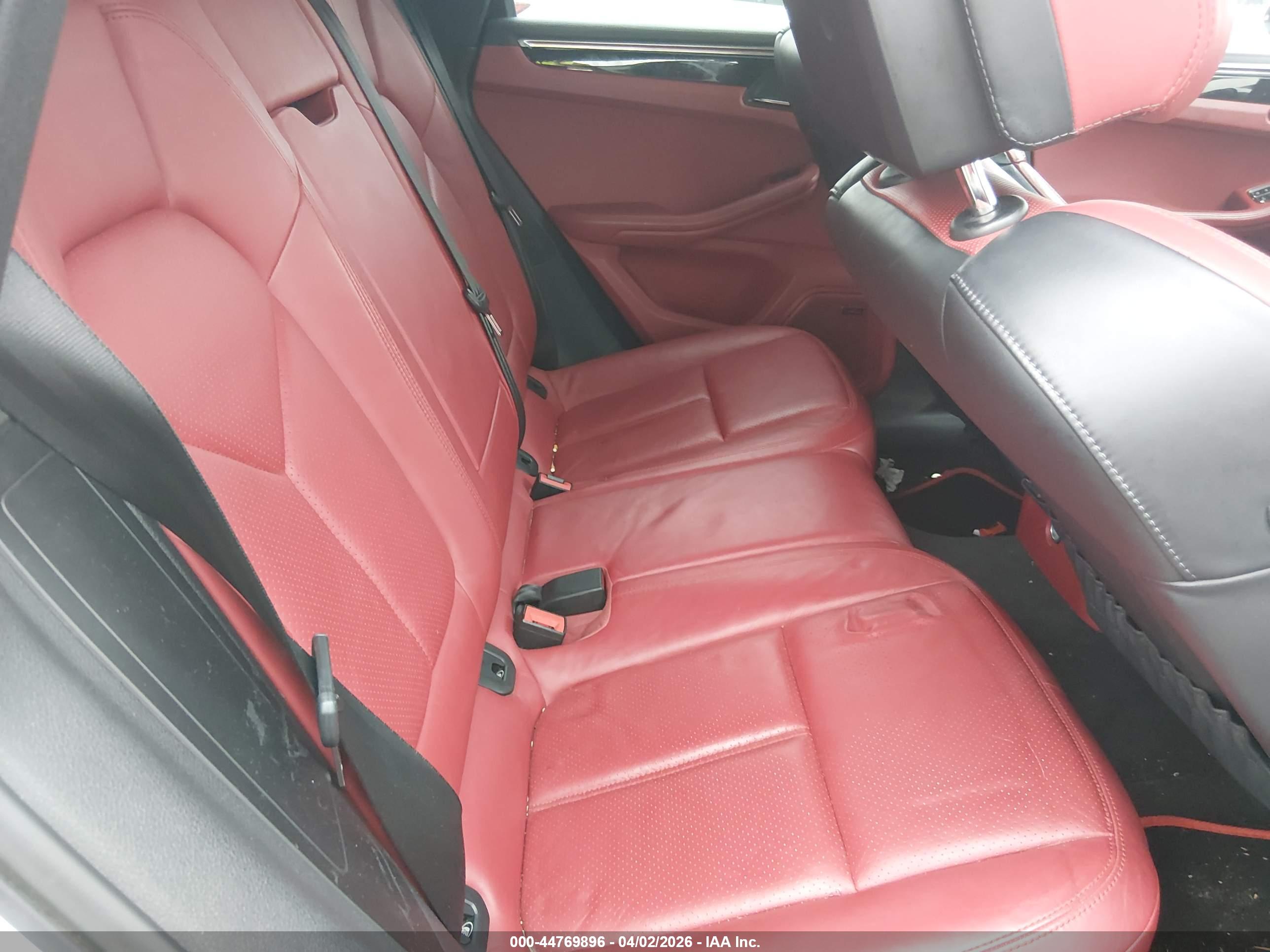 PORSCHE MACAN image 8