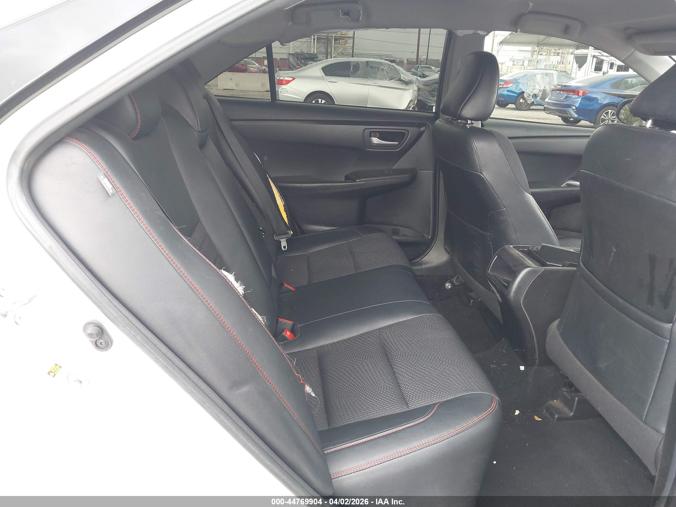 TOYOTA CAMRY image 8