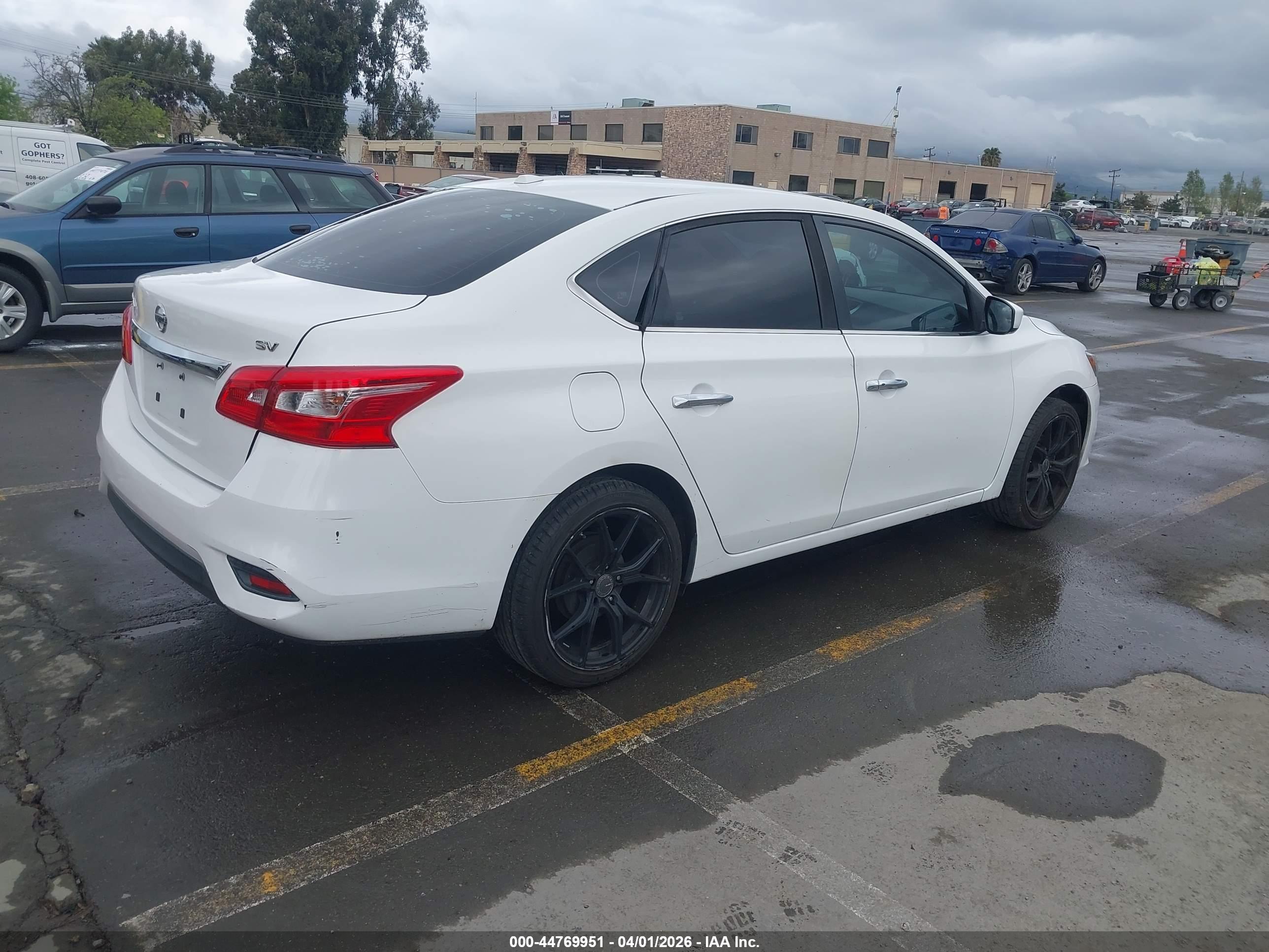 NISSAN SENTRA image 4