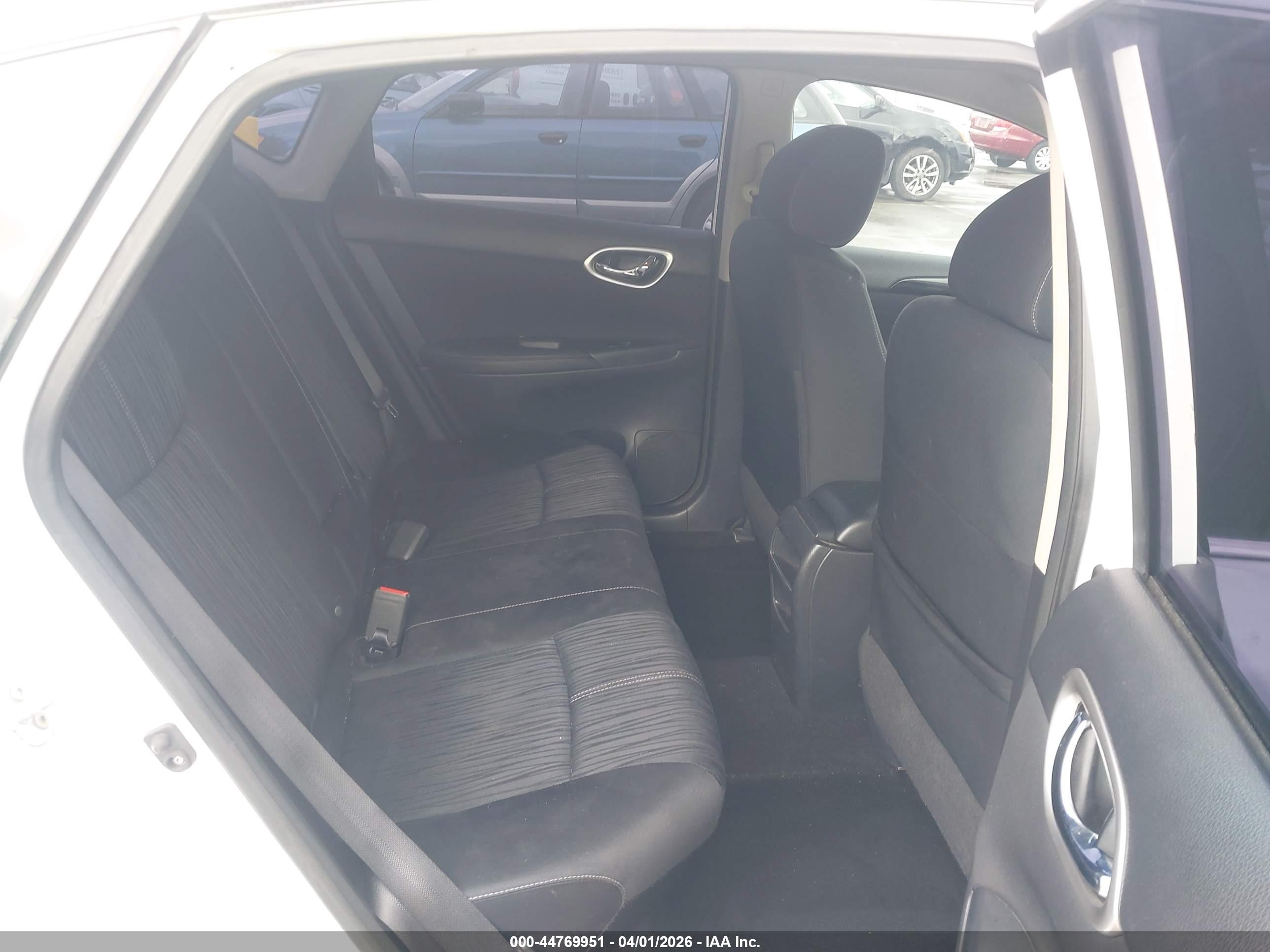 NISSAN SENTRA image 8
