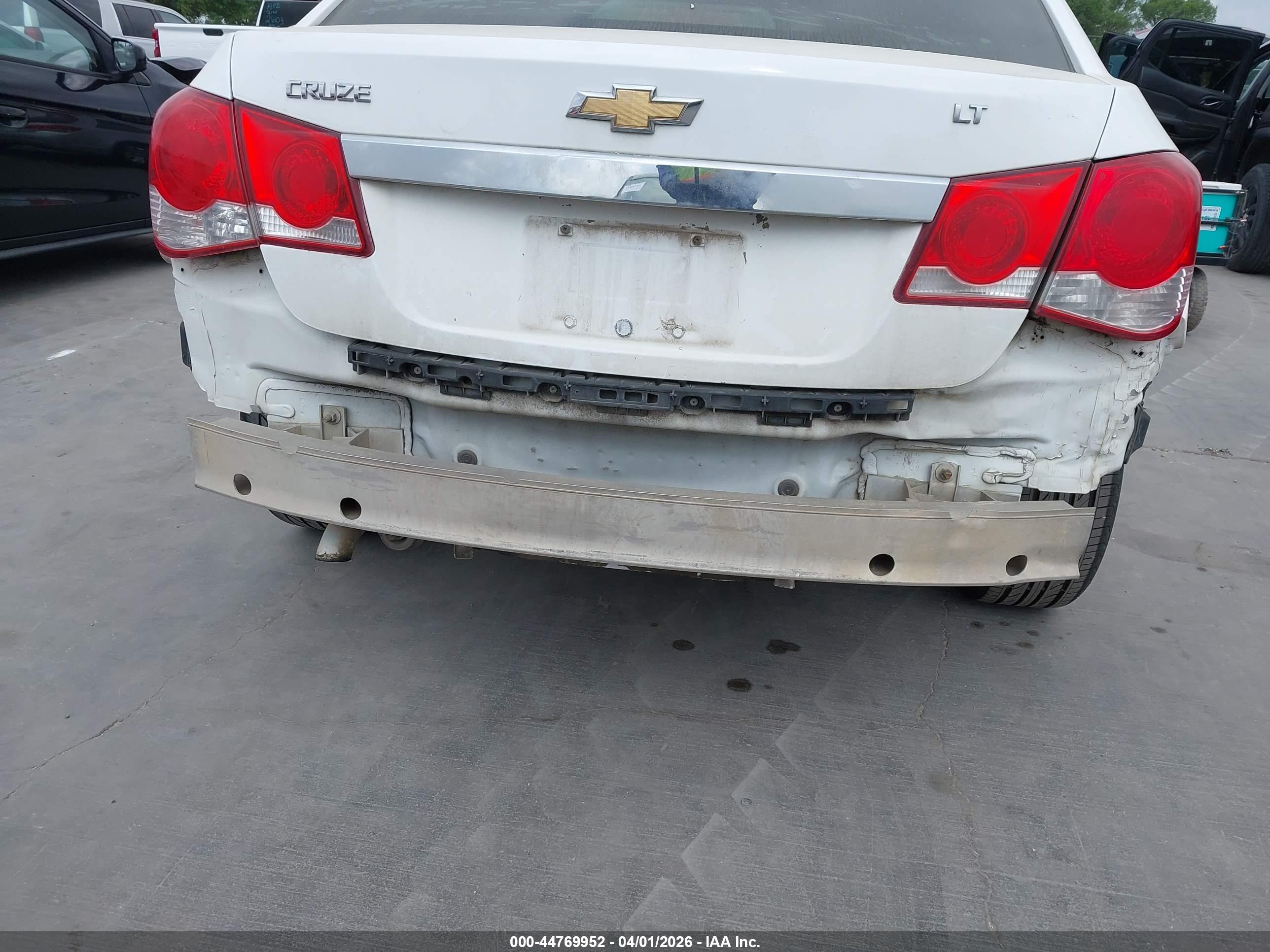 CHEVROLET CRUZE image 6