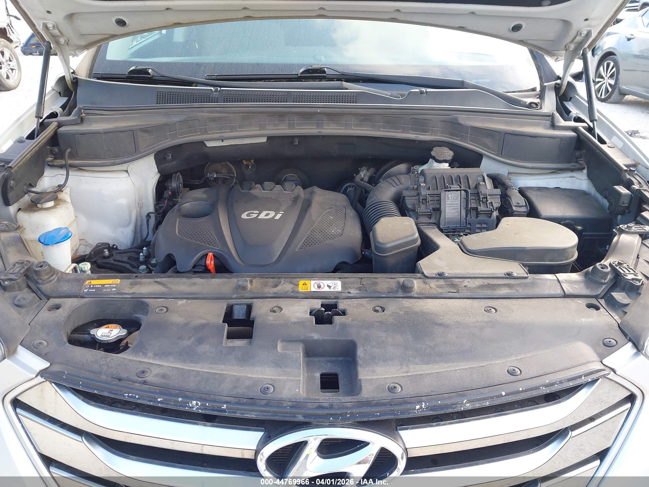 HYUNDAI SANTA image 10