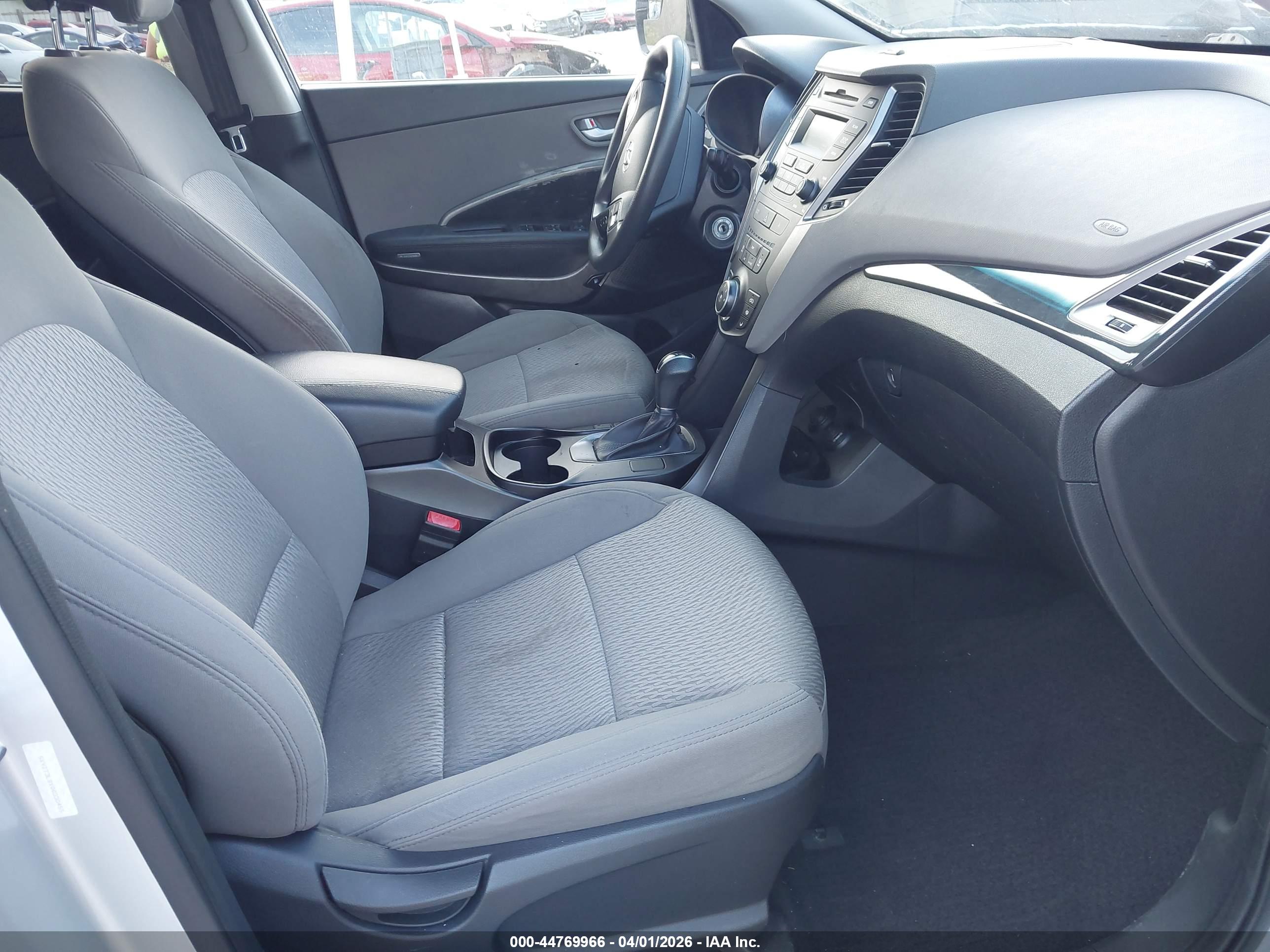 HYUNDAI SANTA image 5