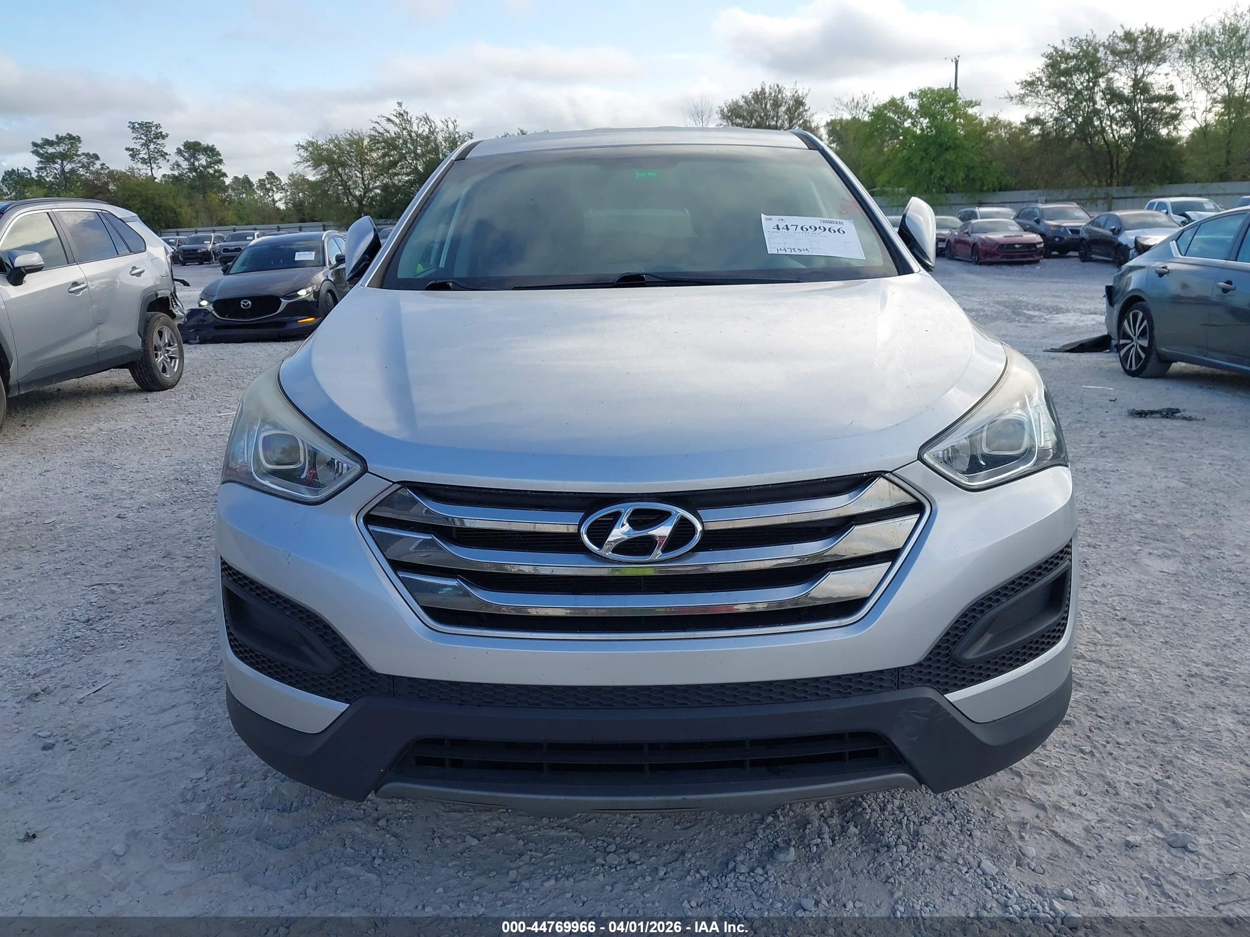 HYUNDAI SANTA image 6