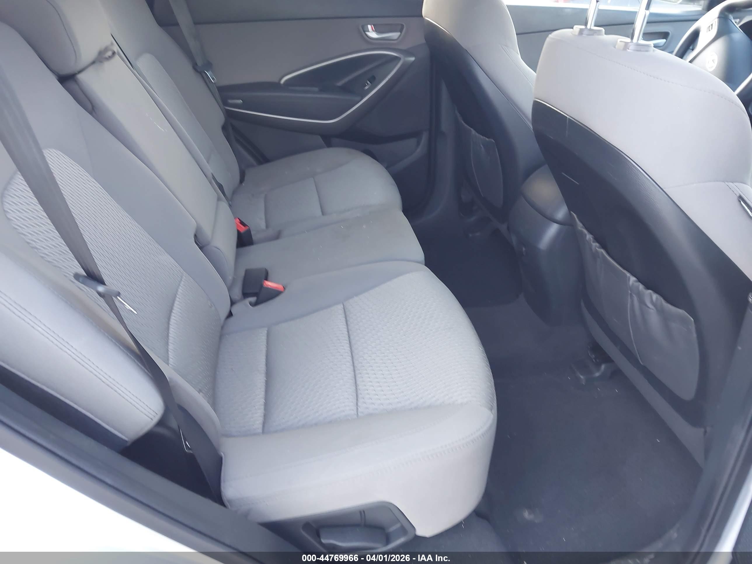 HYUNDAI SANTA image 8
