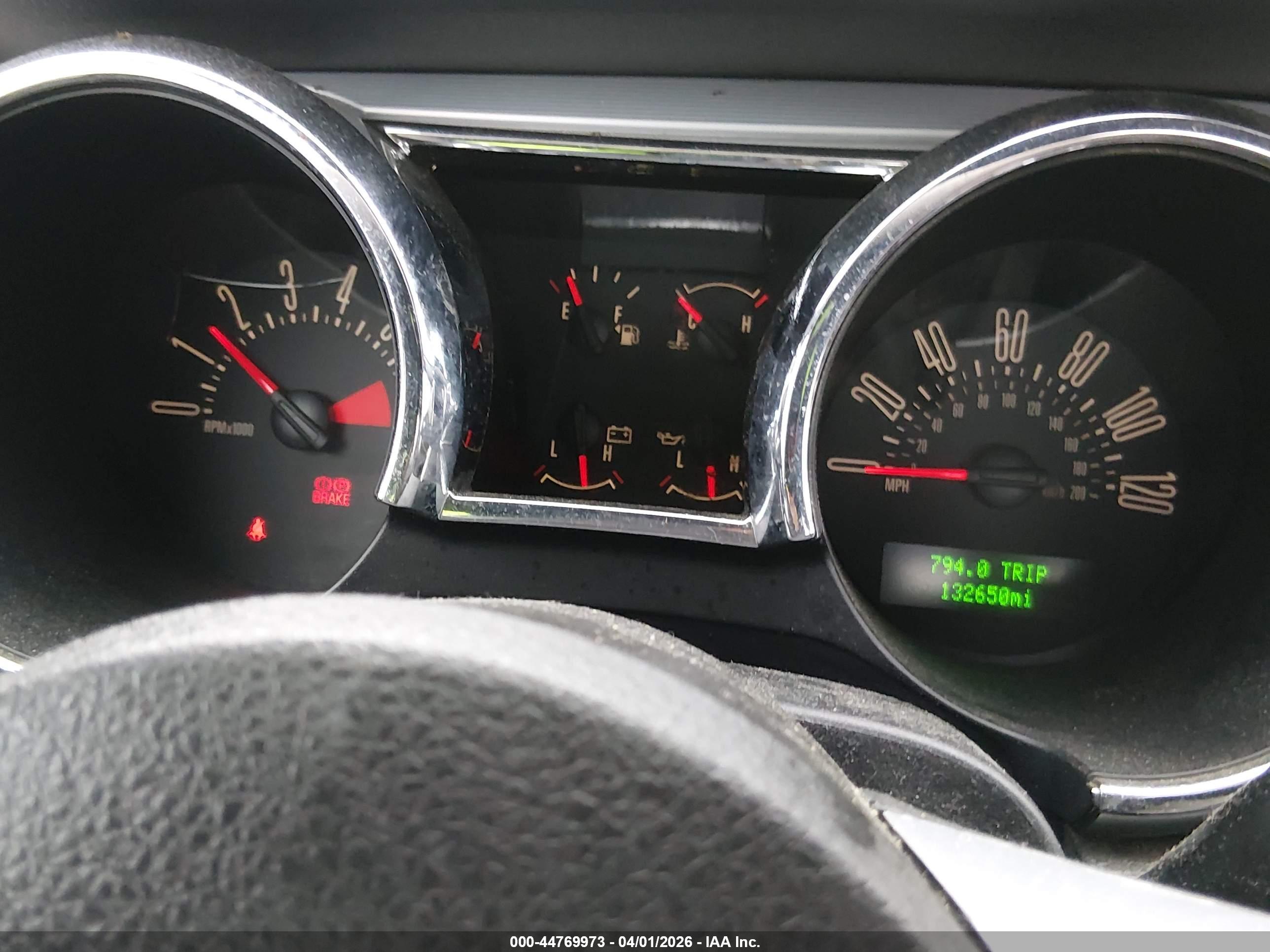 FORD MUSTANG image 7