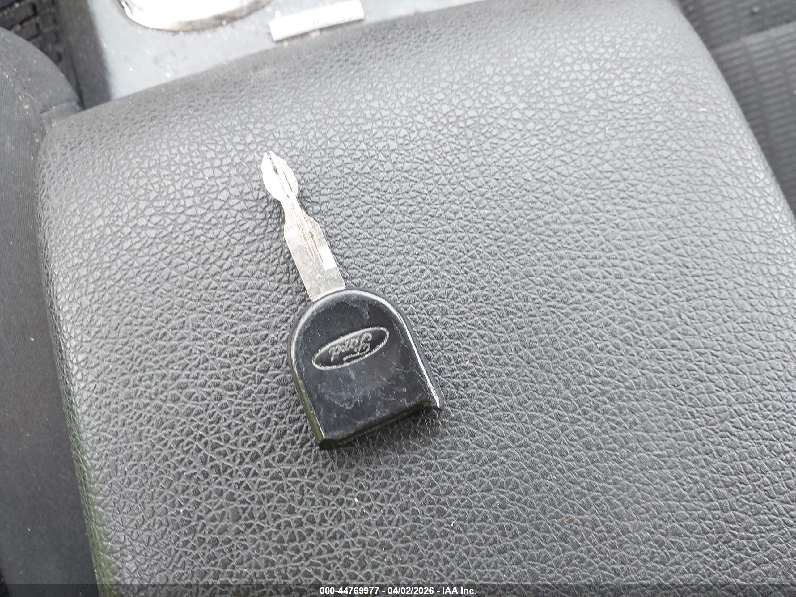 FORD EXPLORER image 11