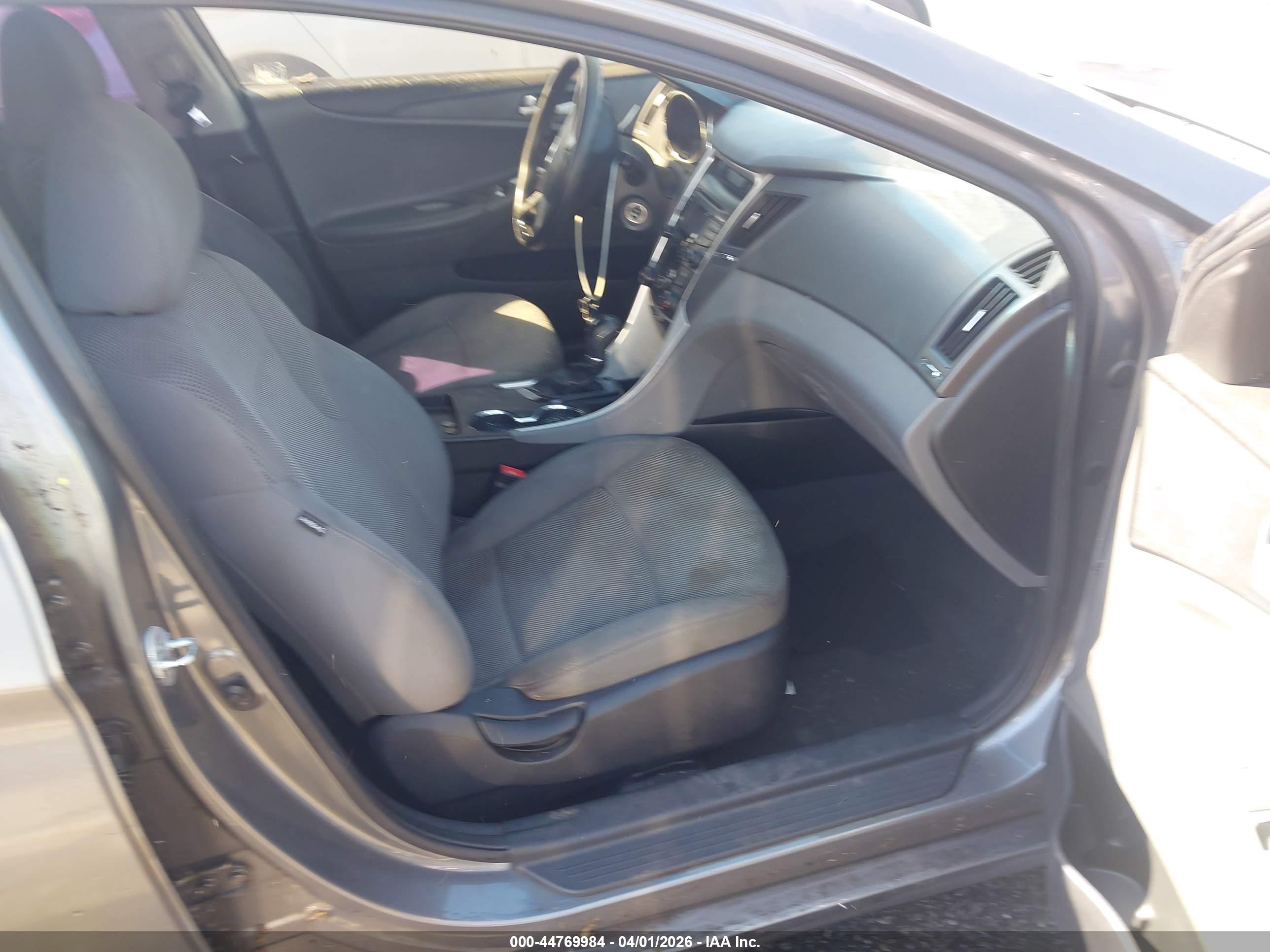 HYUNDAI SONATA image 5