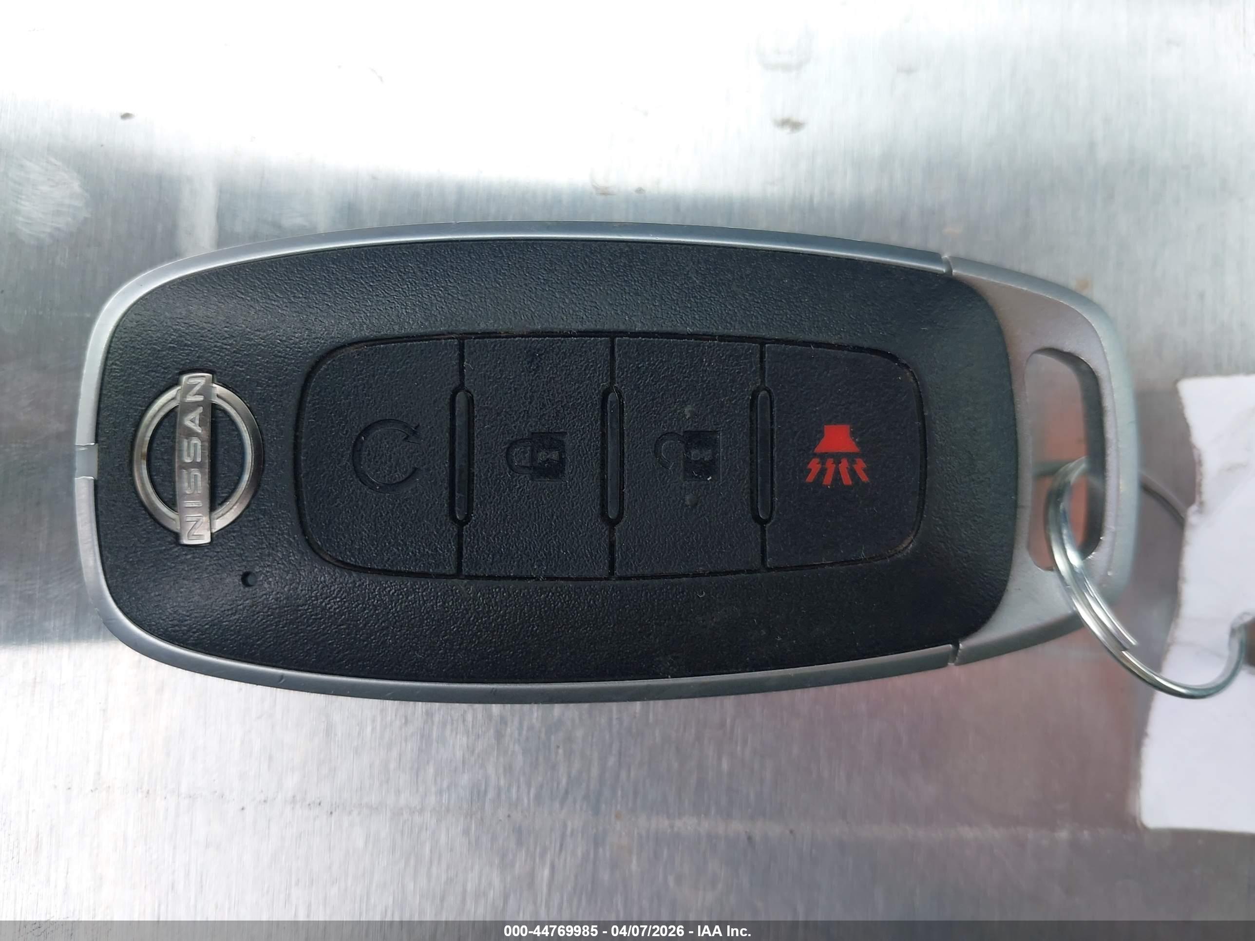 NISSAN ROGUE image 11