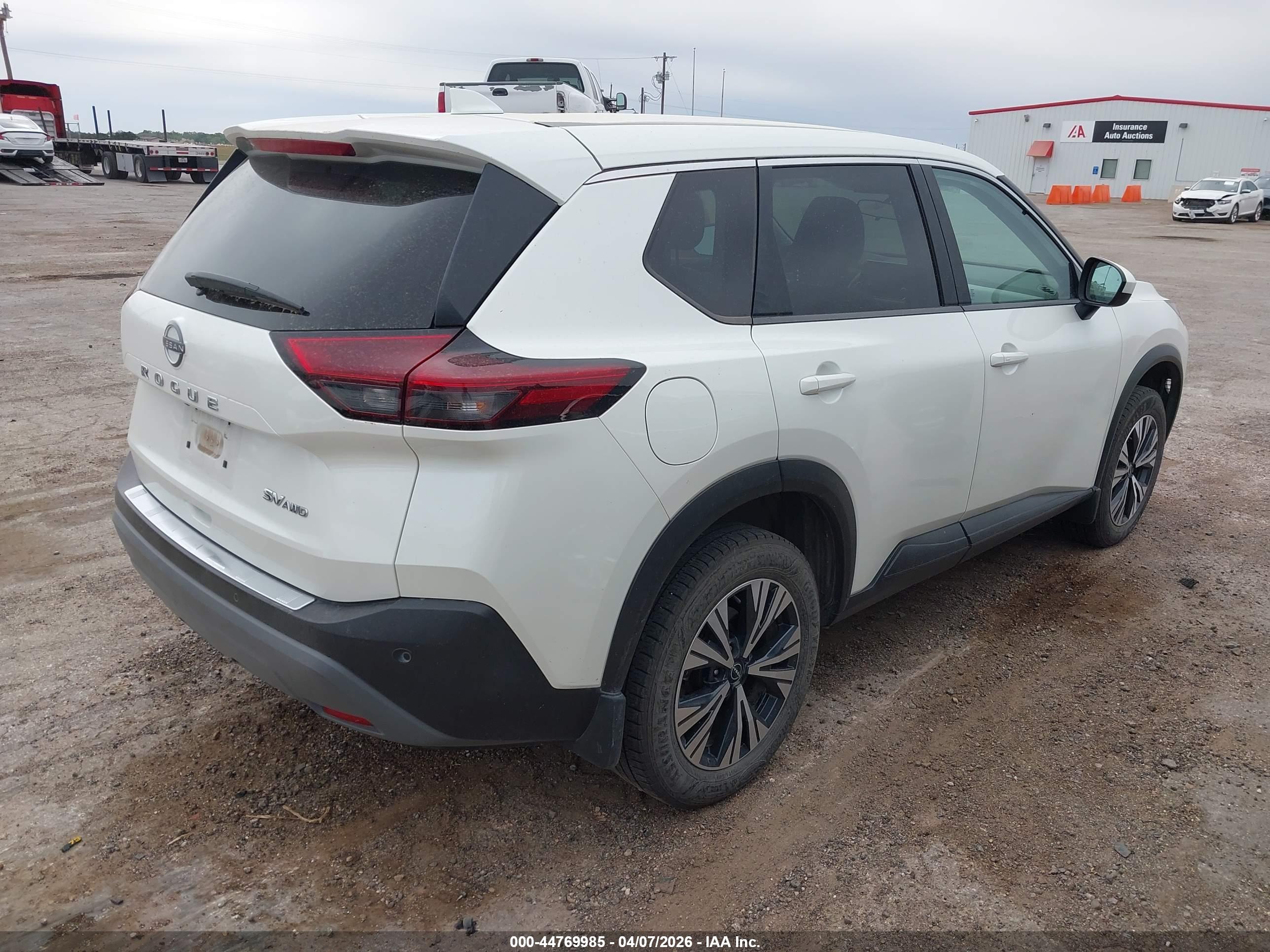 NISSAN ROGUE image 4