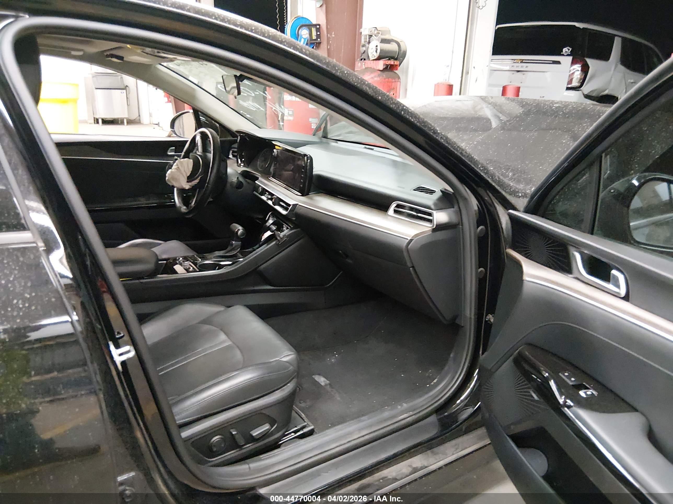 KIA K5 image 5