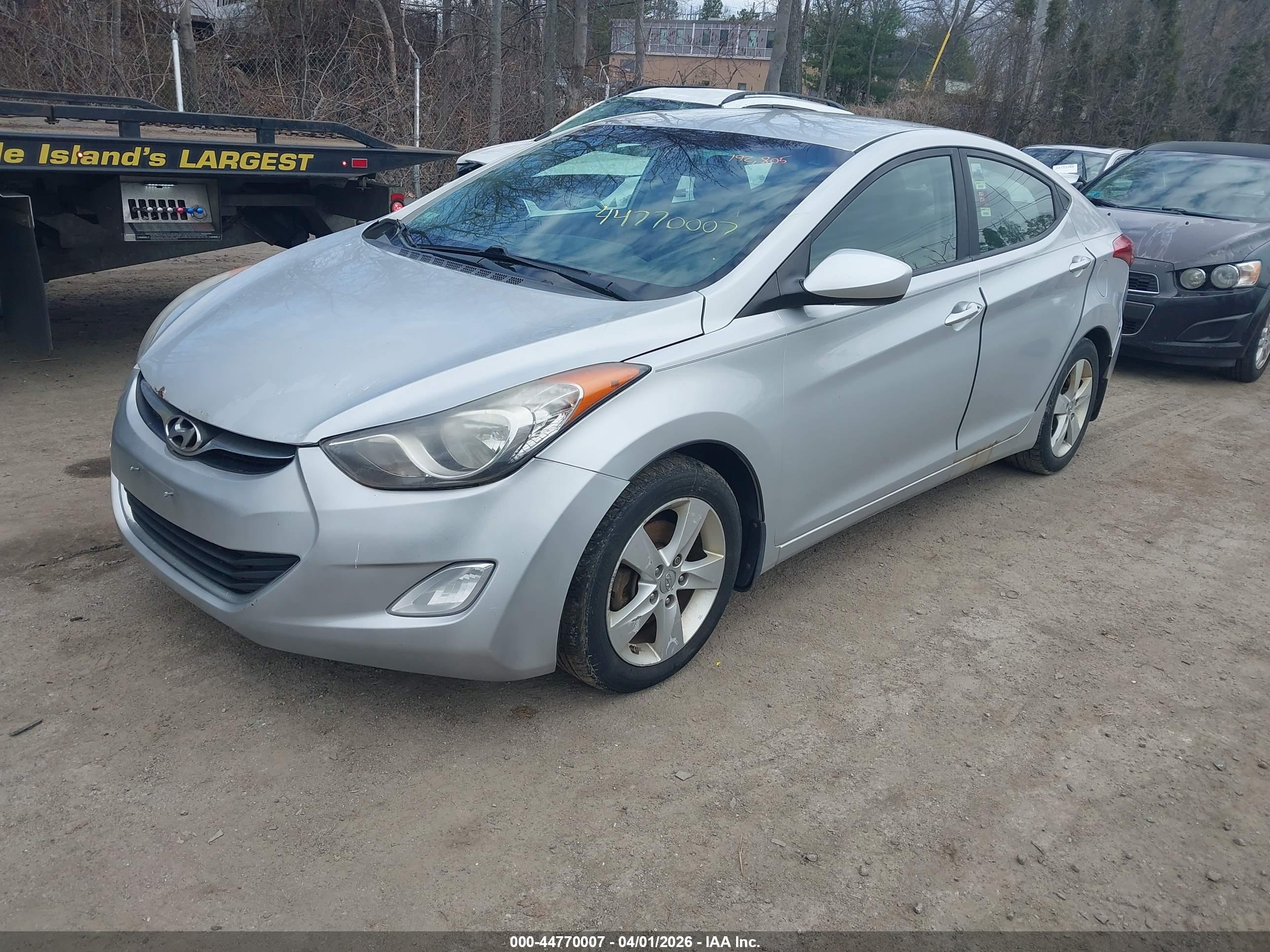 HYUNDAI ELANTRA image 2